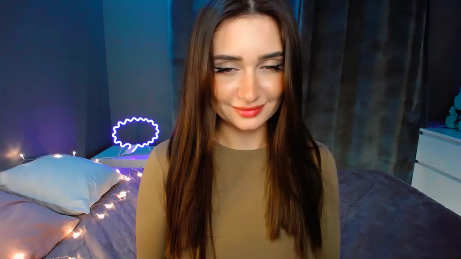 Gallery image thumbnail from DollGlamourr's myfreecams stream on, 12/06/2022, 19:08 image 4 of 20