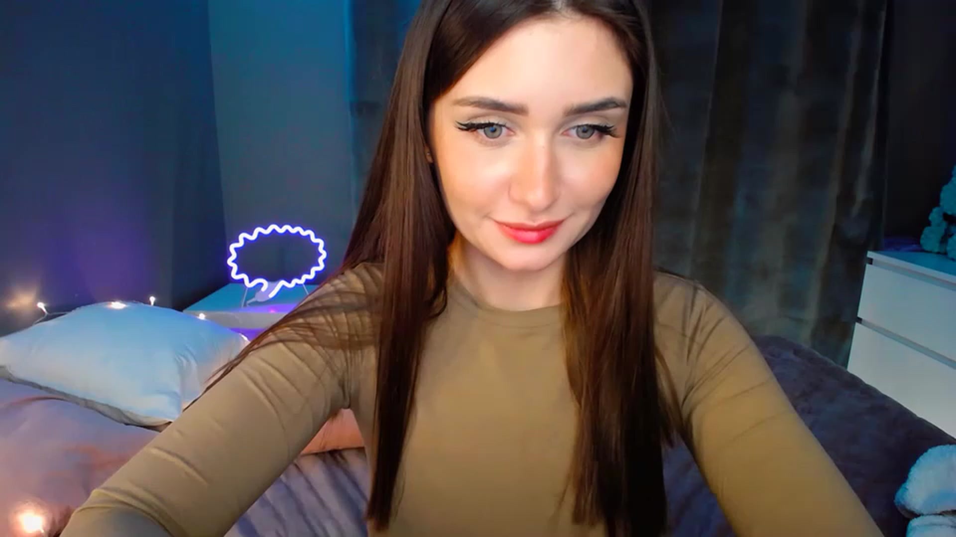 Gallery image thumbnail from DollGlamourr's myfreecams stream on, 12/06/2022, 19:48 image 20 of 20