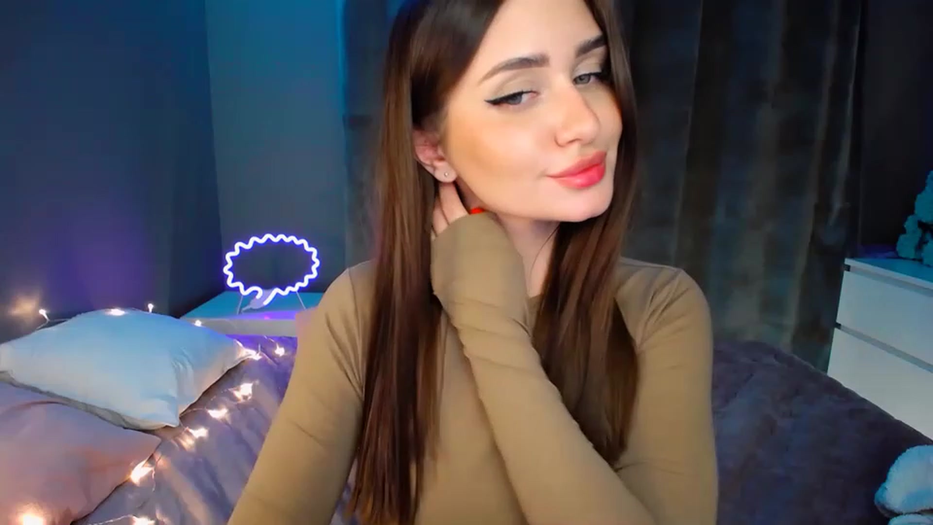 Gallery image thumbnail from DollGlamourr's myfreecams stream on, 12/06/2022, 19:48 image 7 of 20