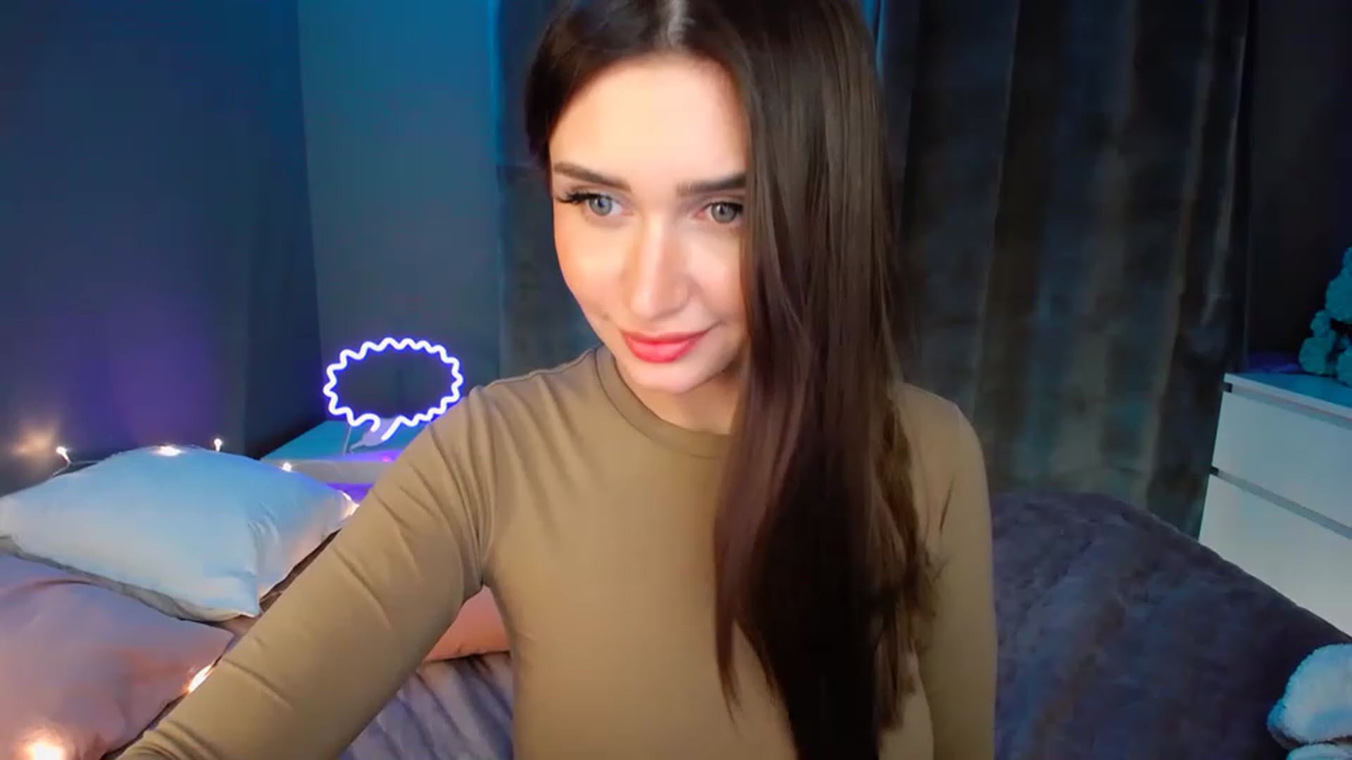Gallery image thumbnail from DollGlamourr's myfreecams stream on, 12/06/2022, 19:48 image 6 of 20