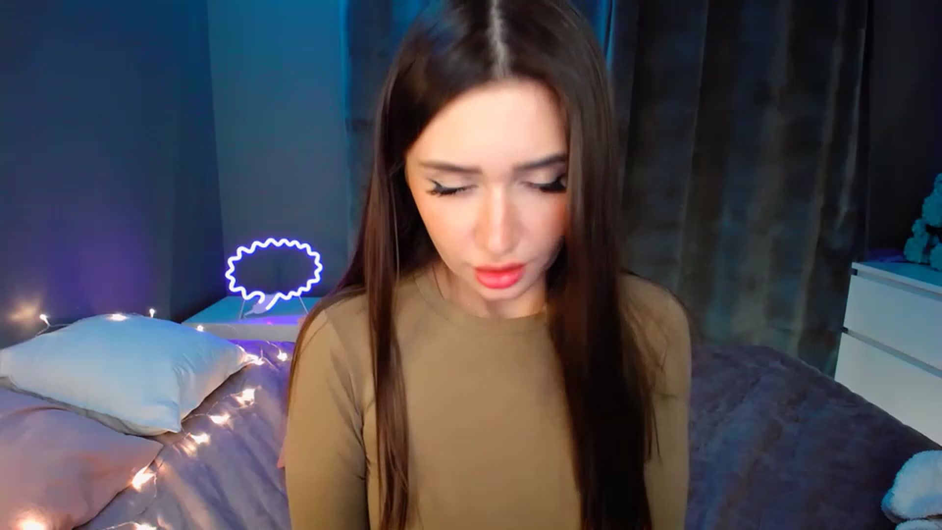Gallery image thumbnail from DollGlamourr's myfreecams stream on, 12/06/2022, 19:48 image 11 of 20