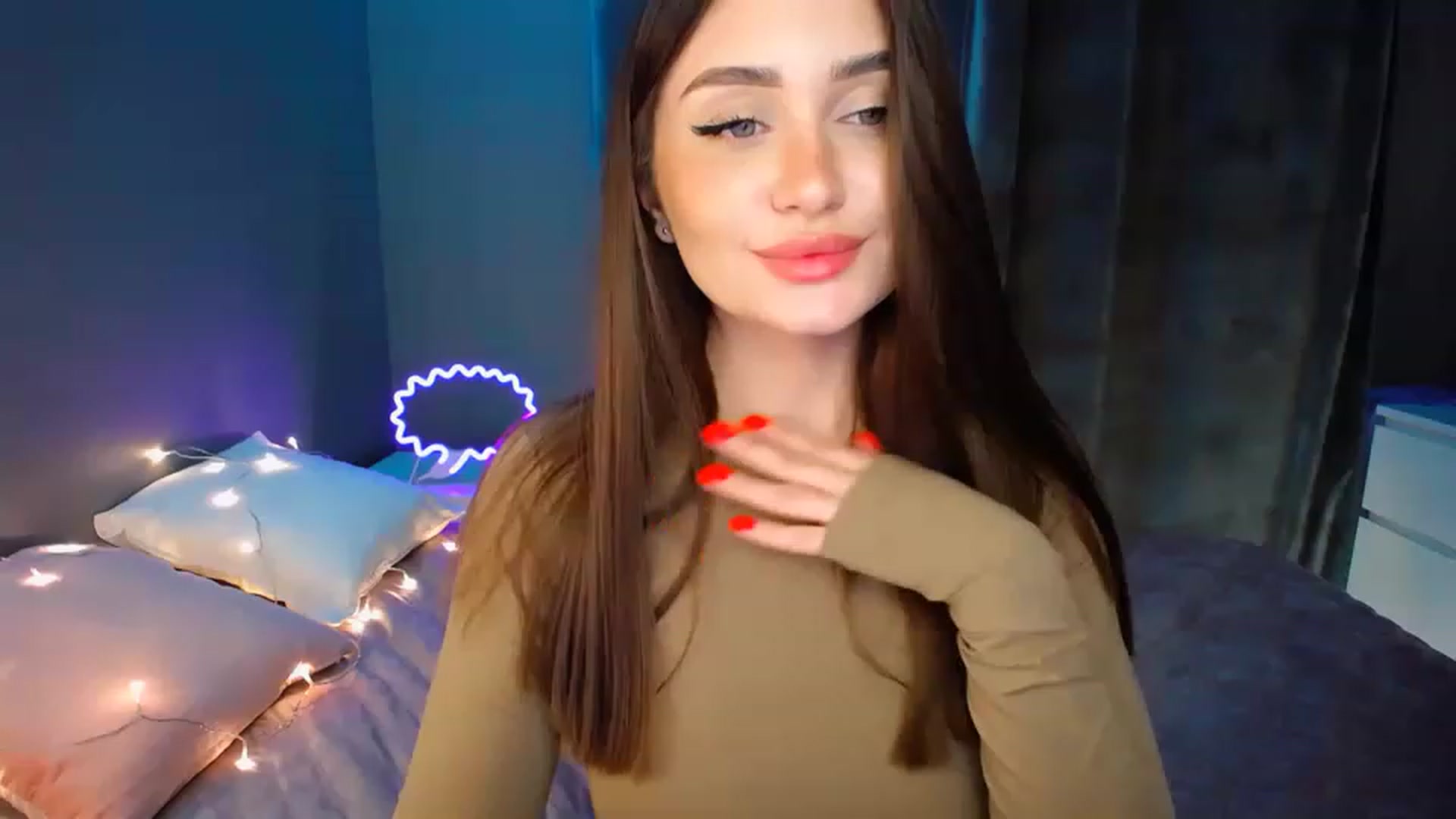 Gallery image thumbnail from DollGlamourr's myfreecams stream on, 12/08/2022, 19:23 image 7 of 20