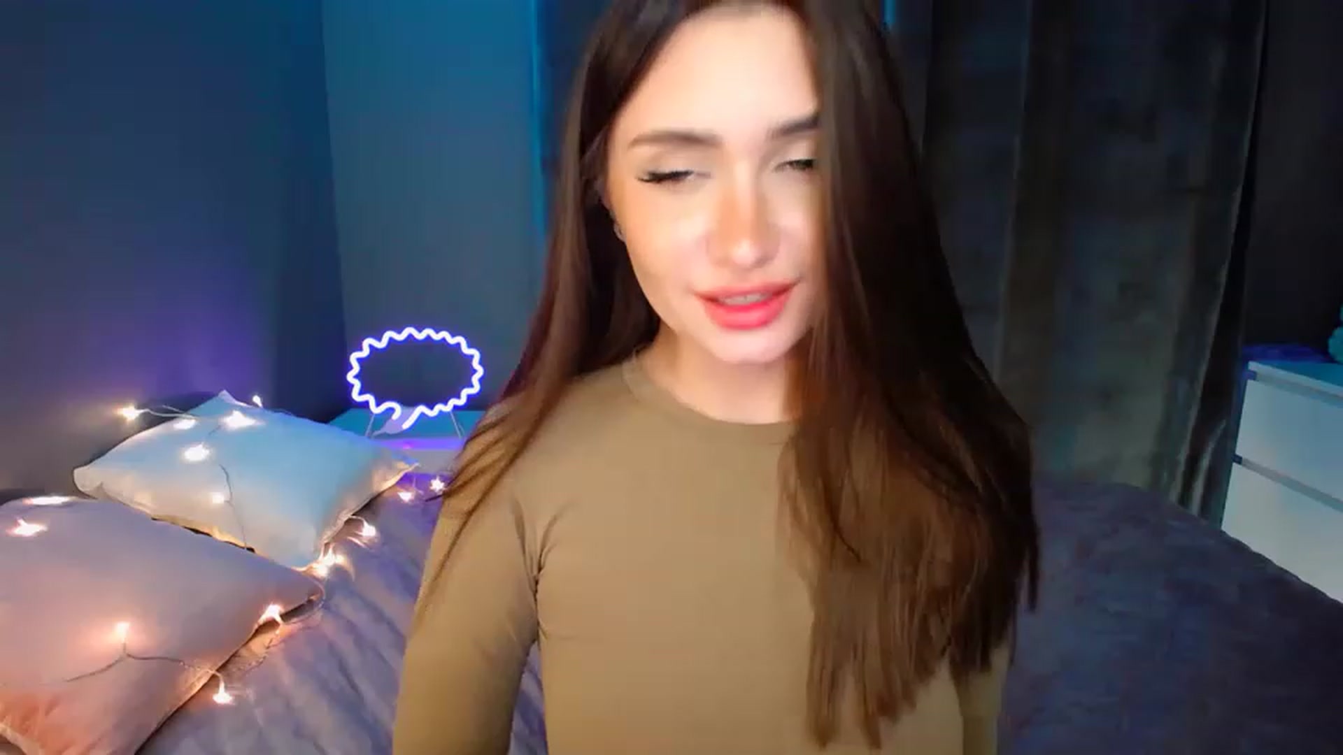 Gallery image thumbnail from DollGlamourr's myfreecams stream on, 12/08/2022, 19:23 image 10 of 20