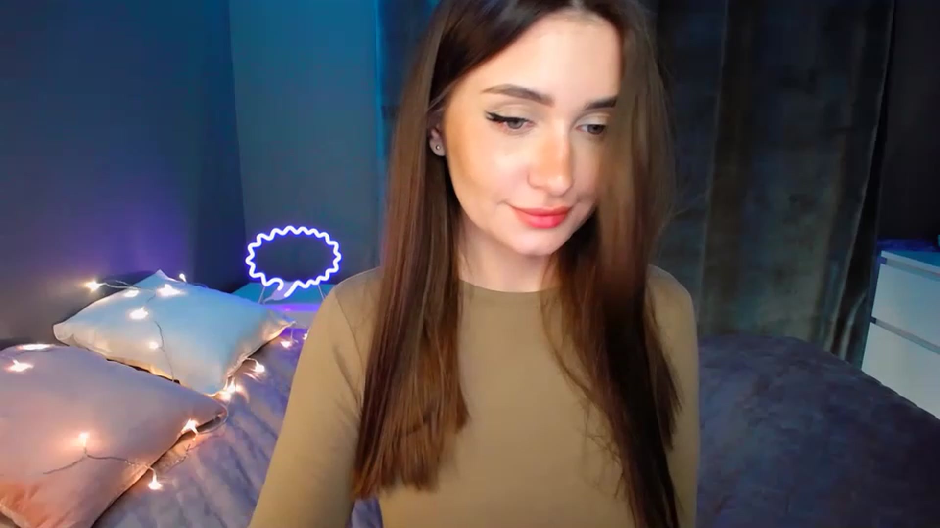 Gallery image thumbnail from DollGlamourr's myfreecams stream on, 12/08/2022, 19:23 image 9 of 20