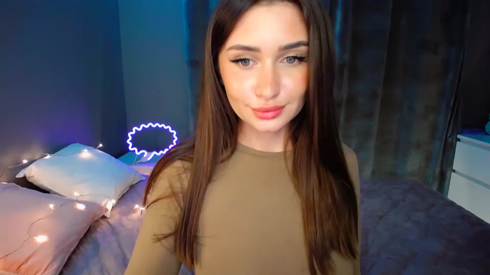 Gallery image thumbnail from DollGlamourr's myfreecams stream on, 12/09/2022, 16:17 image 18 of 20