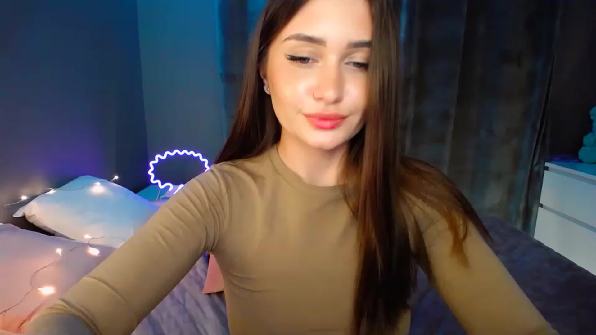 Gallery image thumbnail from DollGlamourr's myfreecams stream on, 12/09/2022, 17:28 image 8 of 20