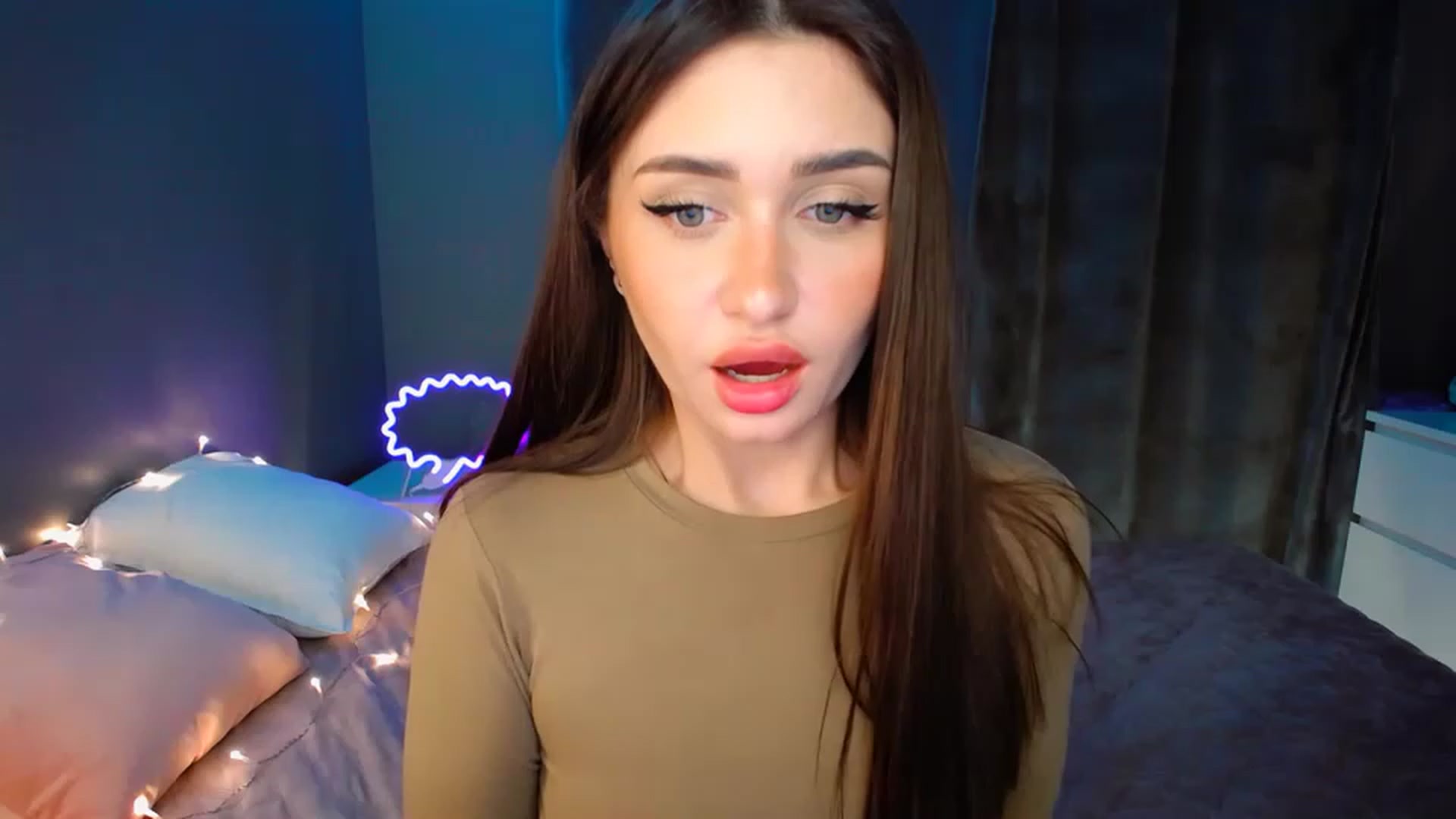 Gallery image thumbnail from DollGlamourr's myfreecams stream on, 12/10/2022, 14:34 image 9 of 20