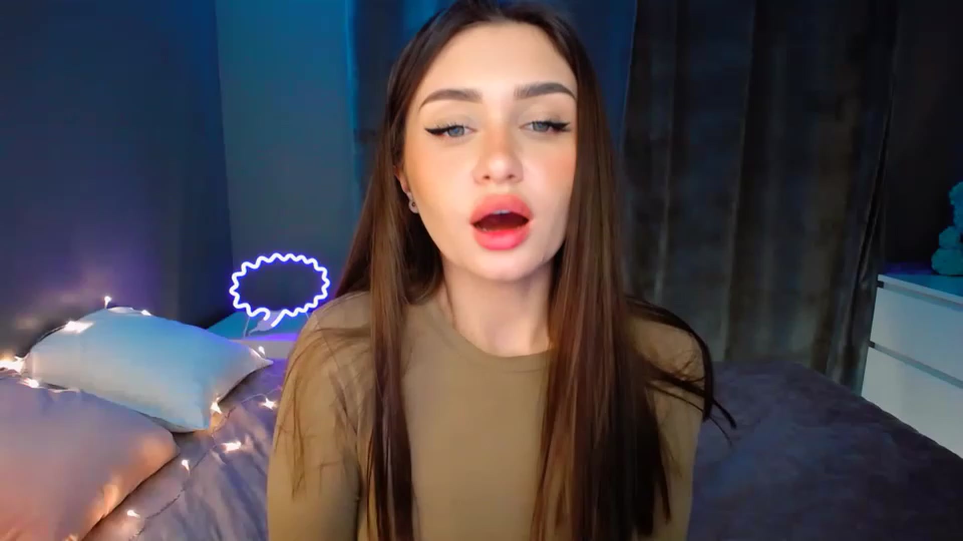 Gallery image thumbnail from DollGlamourr's myfreecams stream on, 12/10/2022, 14:34 image 8 of 20