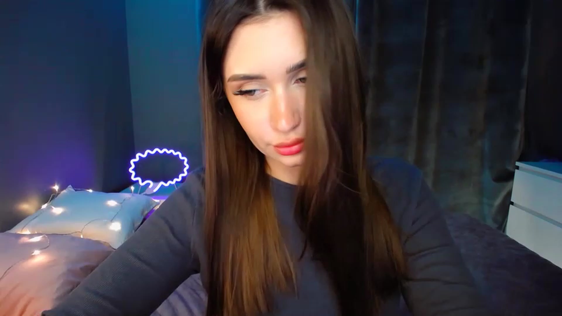 Gallery image thumbnail from DollGlamourr's myfreecams stream on, 12/11/2022, 17:32 image 19 of 20
