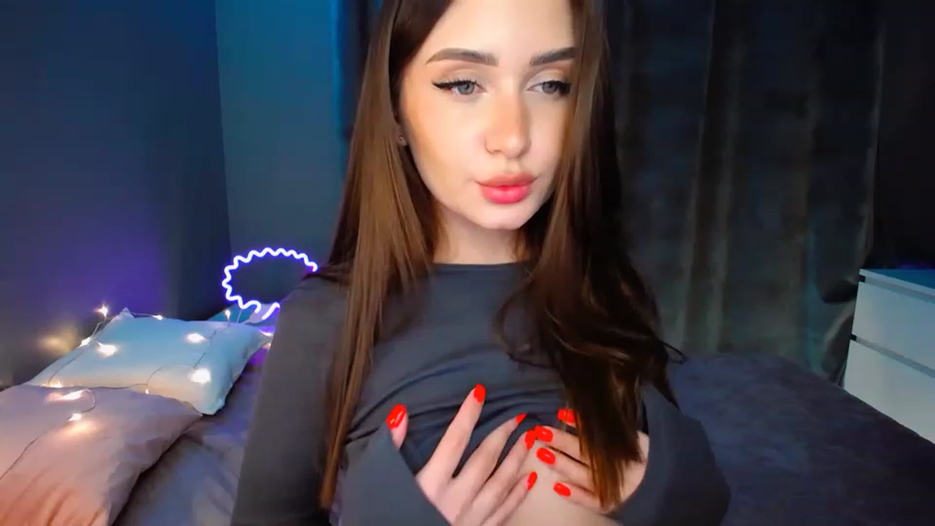 Gallery image thumbnail from DollGlamourr's myfreecams stream on, 12/11/2022, 17:32 image 2 of 20