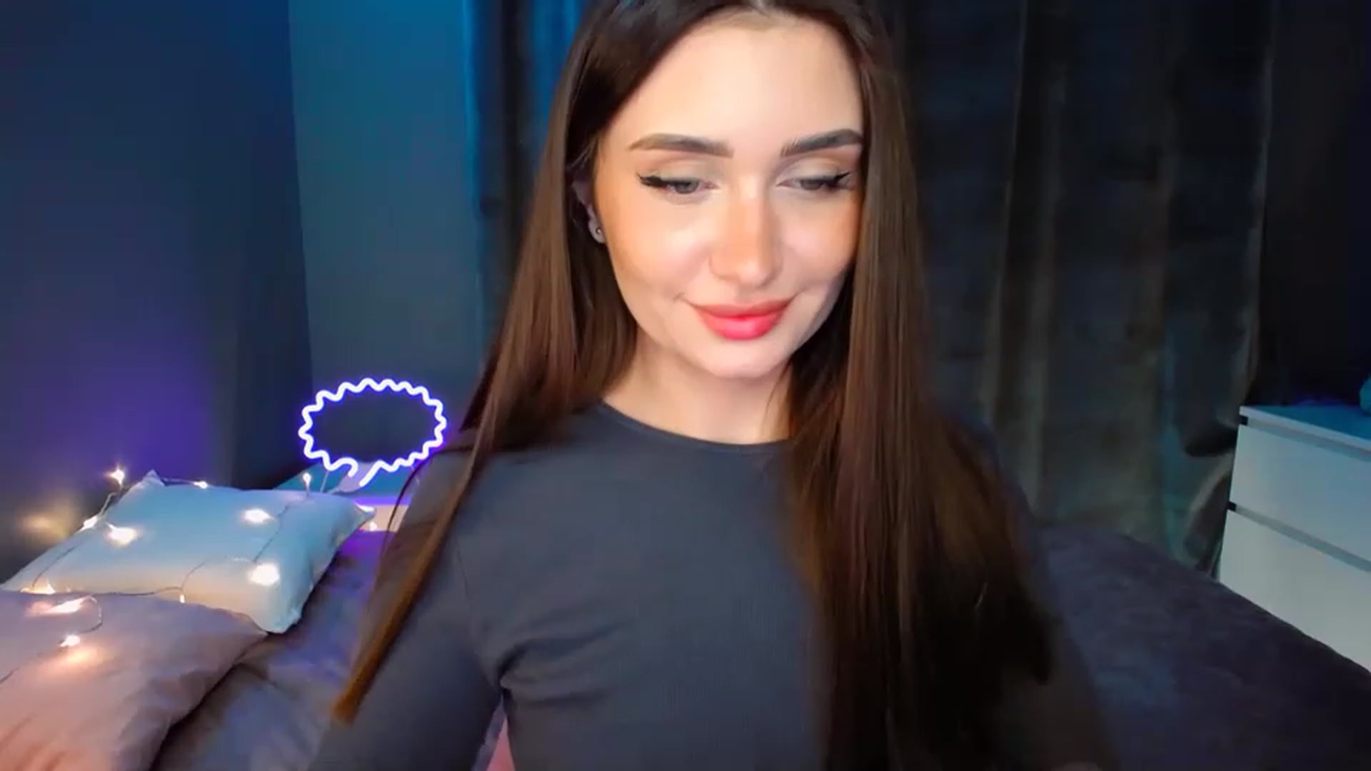 Gallery image thumbnail from DollGlamourr's myfreecams stream on, 12/11/2022, 17:32 image 8 of 20