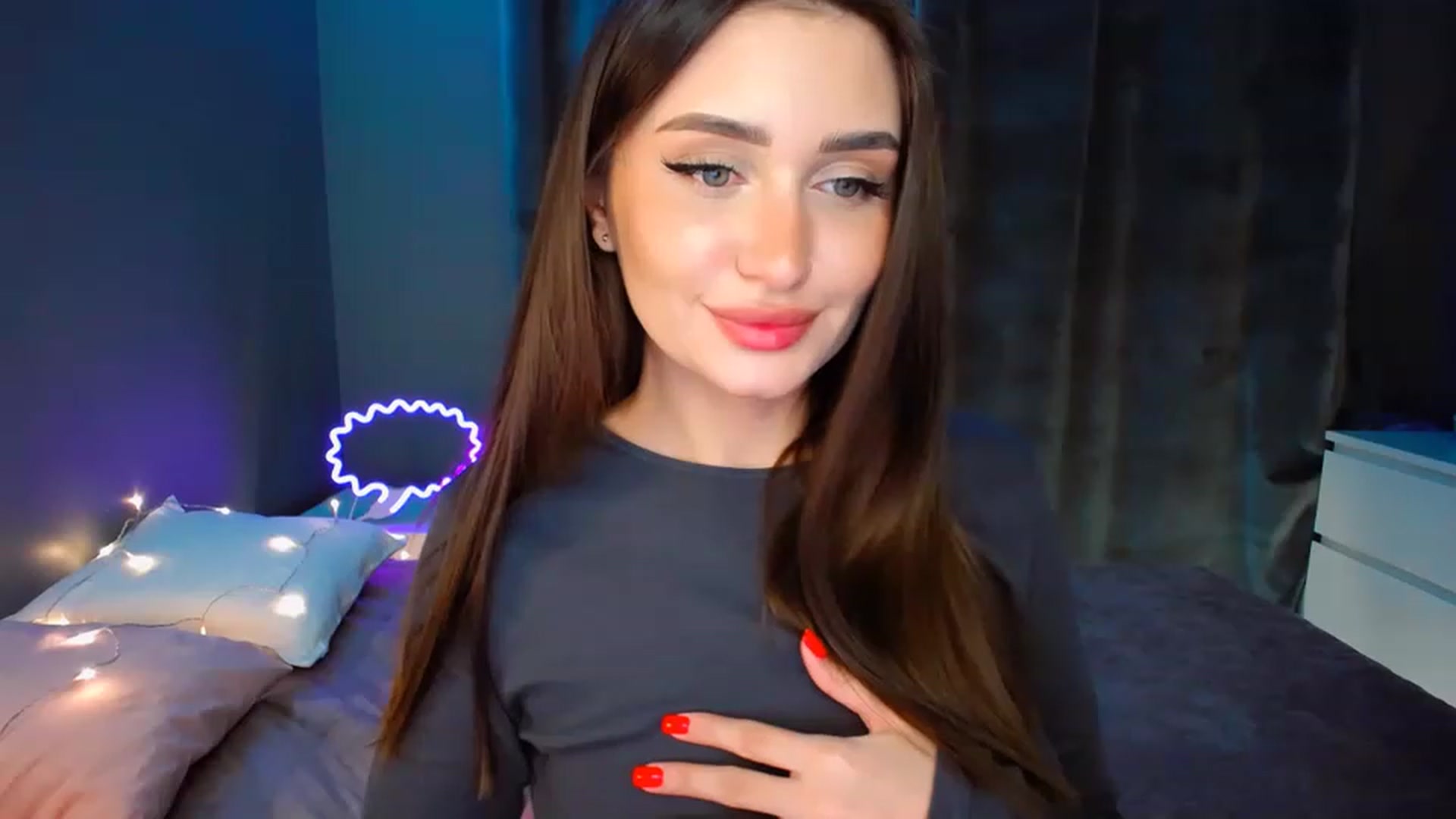 Gallery image thumbnail from DollGlamourr's myfreecams stream on, 12/11/2022, 17:32 image 9 of 20