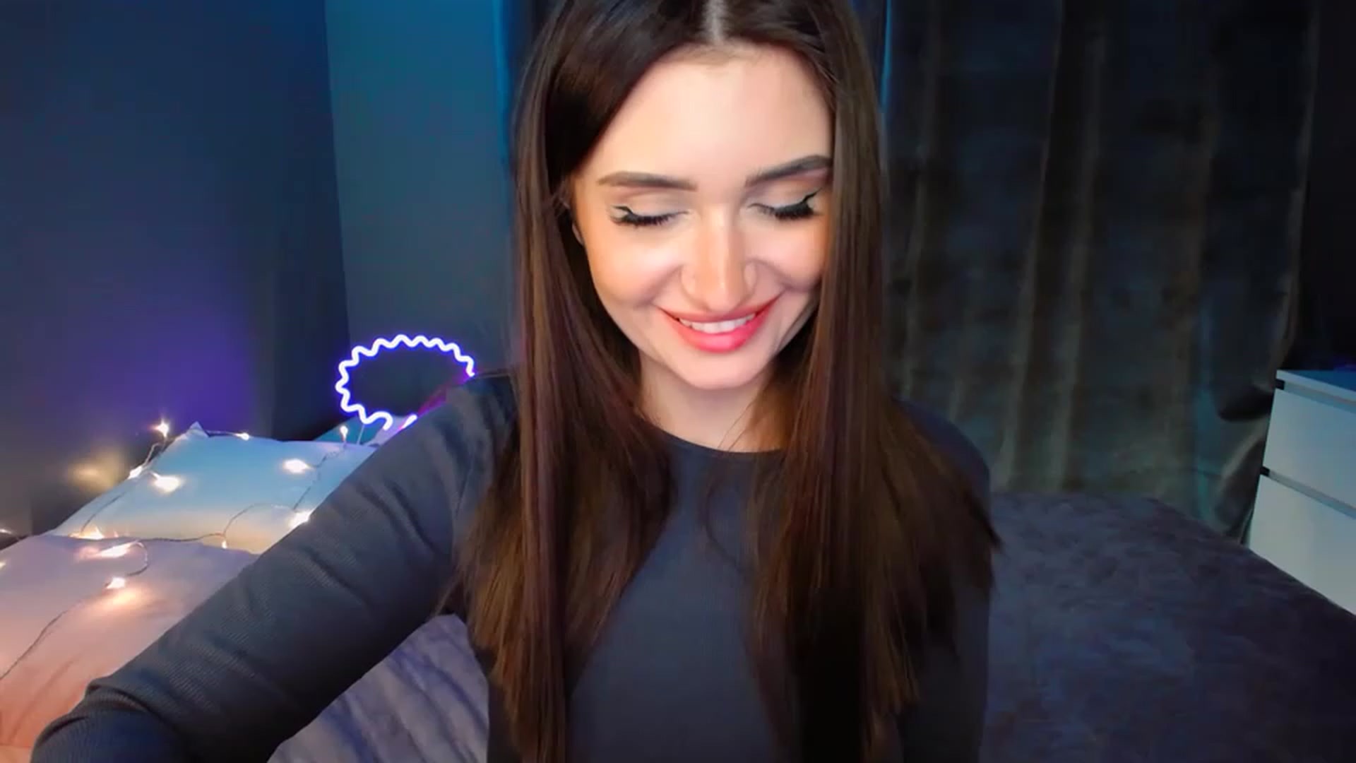 Gallery image thumbnail from DollGlamourr's myfreecams stream on, 12/11/2022, 19:12 image 2 of 20