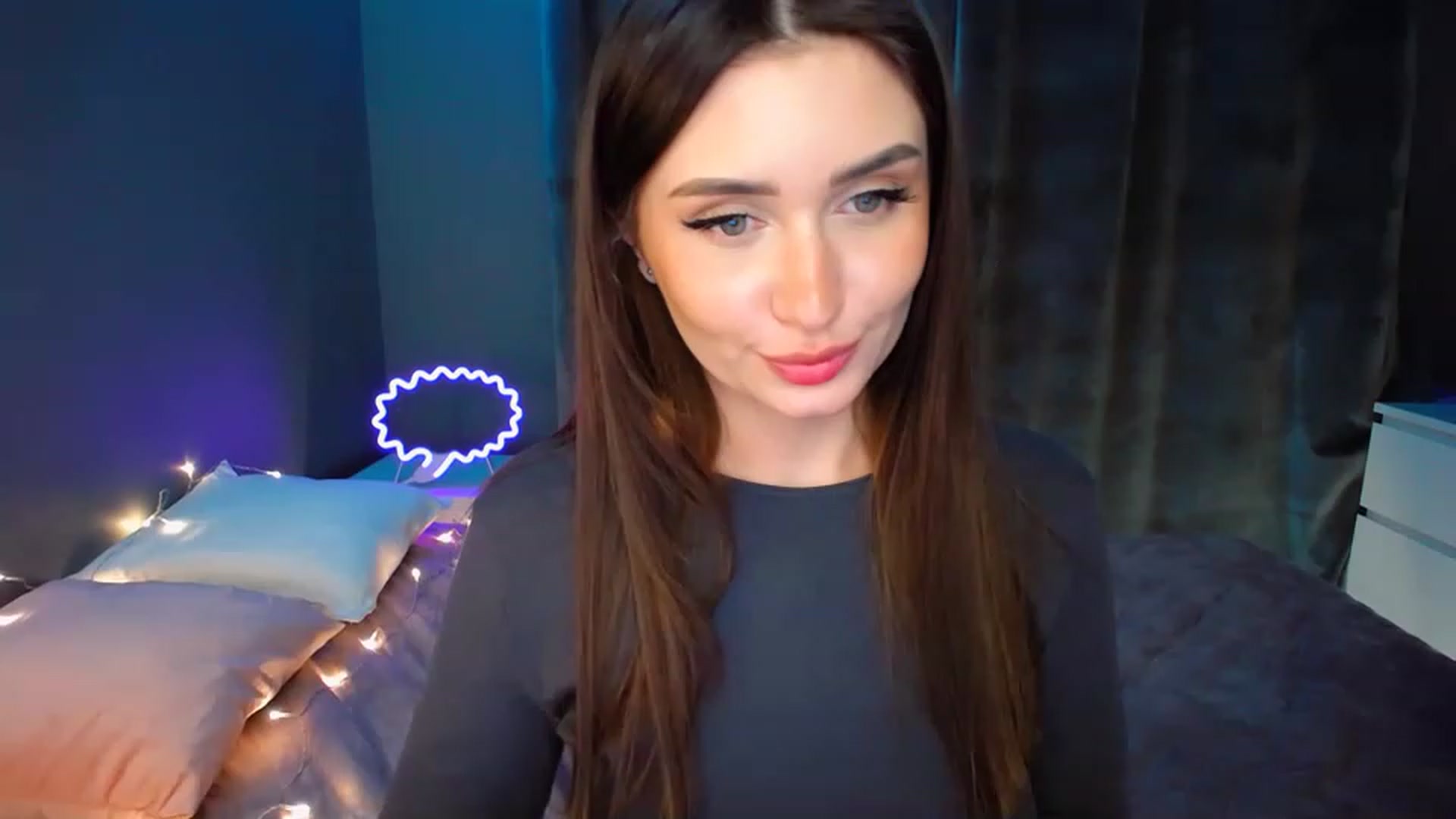 Gallery image thumbnail from DollGlamourr's myfreecams stream on, 12/11/2022, 19:12 image 20 of 20