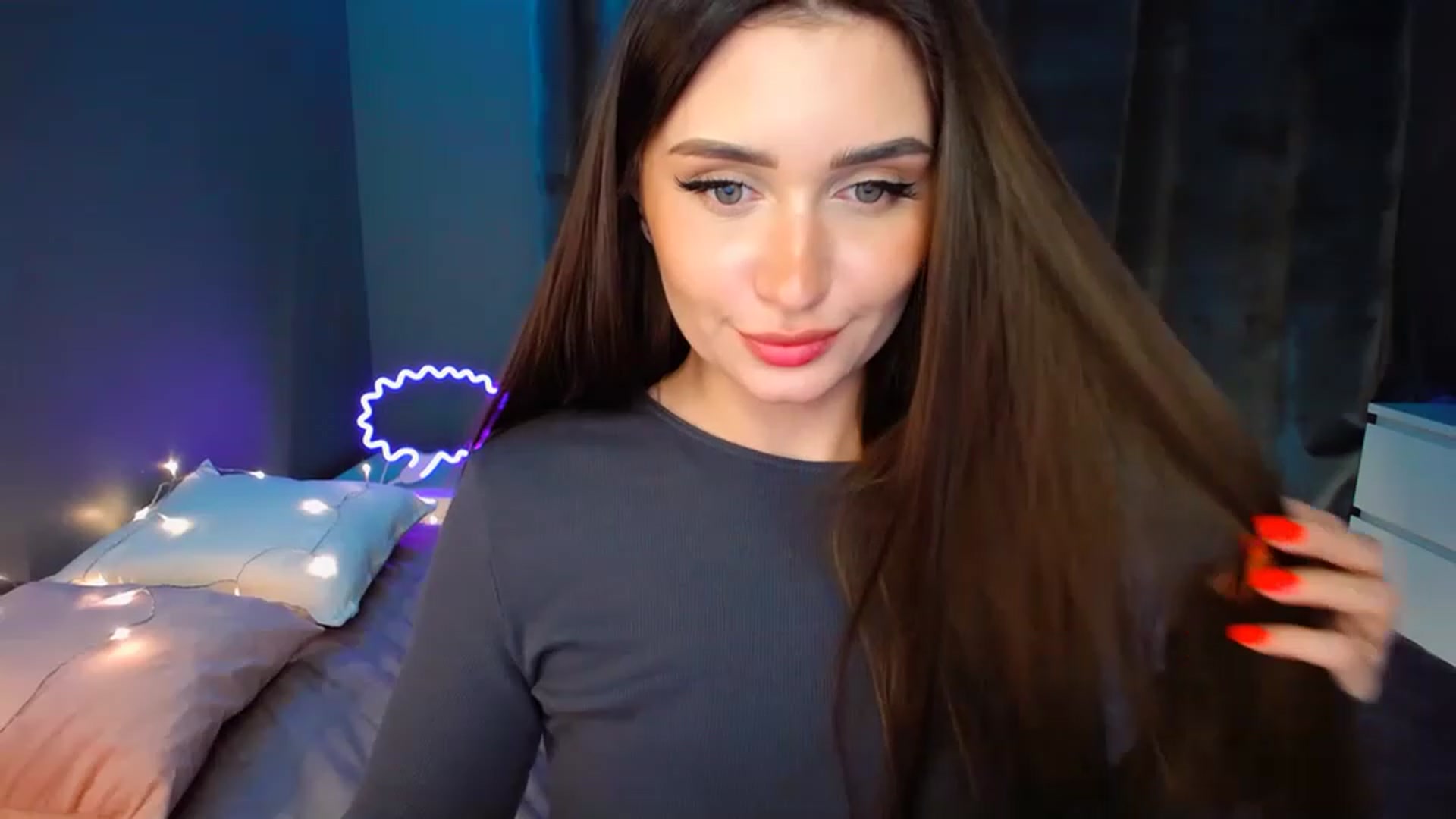 Gallery image thumbnail from DollGlamourr's myfreecams stream on, 12/11/2022, 19:12 image 4 of 20