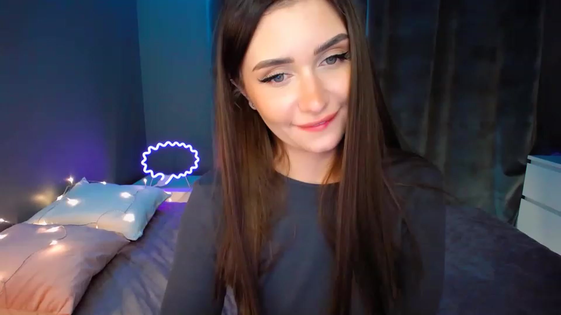 Gallery image thumbnail from DollGlamourr's myfreecams stream on, 12/11/2022, 19:12 image 5 of 20