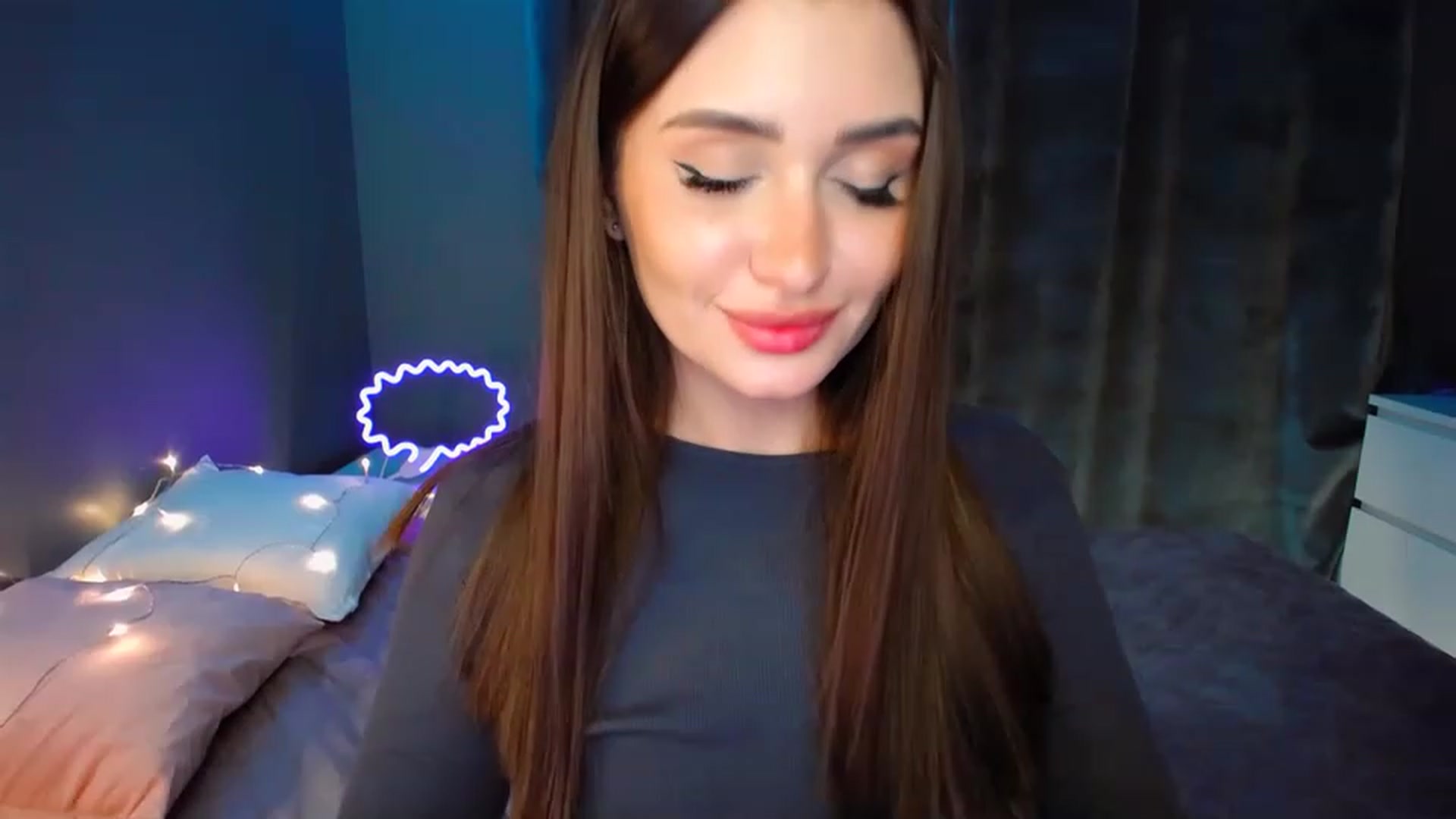 Gallery image thumbnail from DollGlamourr's myfreecams stream on, 12/11/2022, 19:12 image 3 of 20
