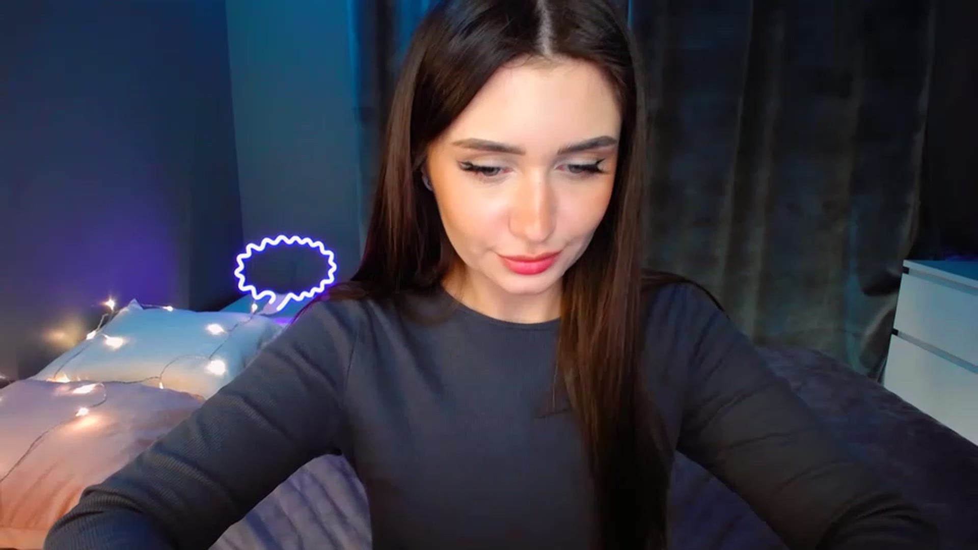 Gallery image thumbnail from DollGlamourr's myfreecams stream on, 12/11/2022, 19:12 image 14 of 20