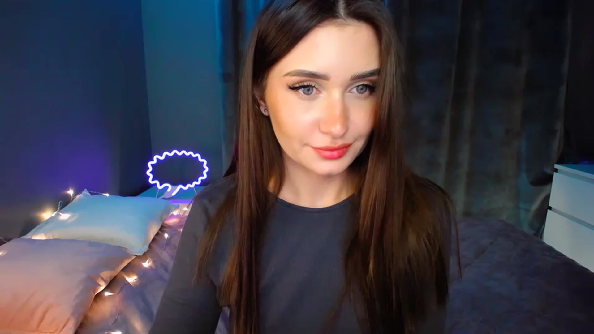 Gallery image thumbnail from DollGlamourr's myfreecams stream on, 12/11/2022, 19:12 image 18 of 20