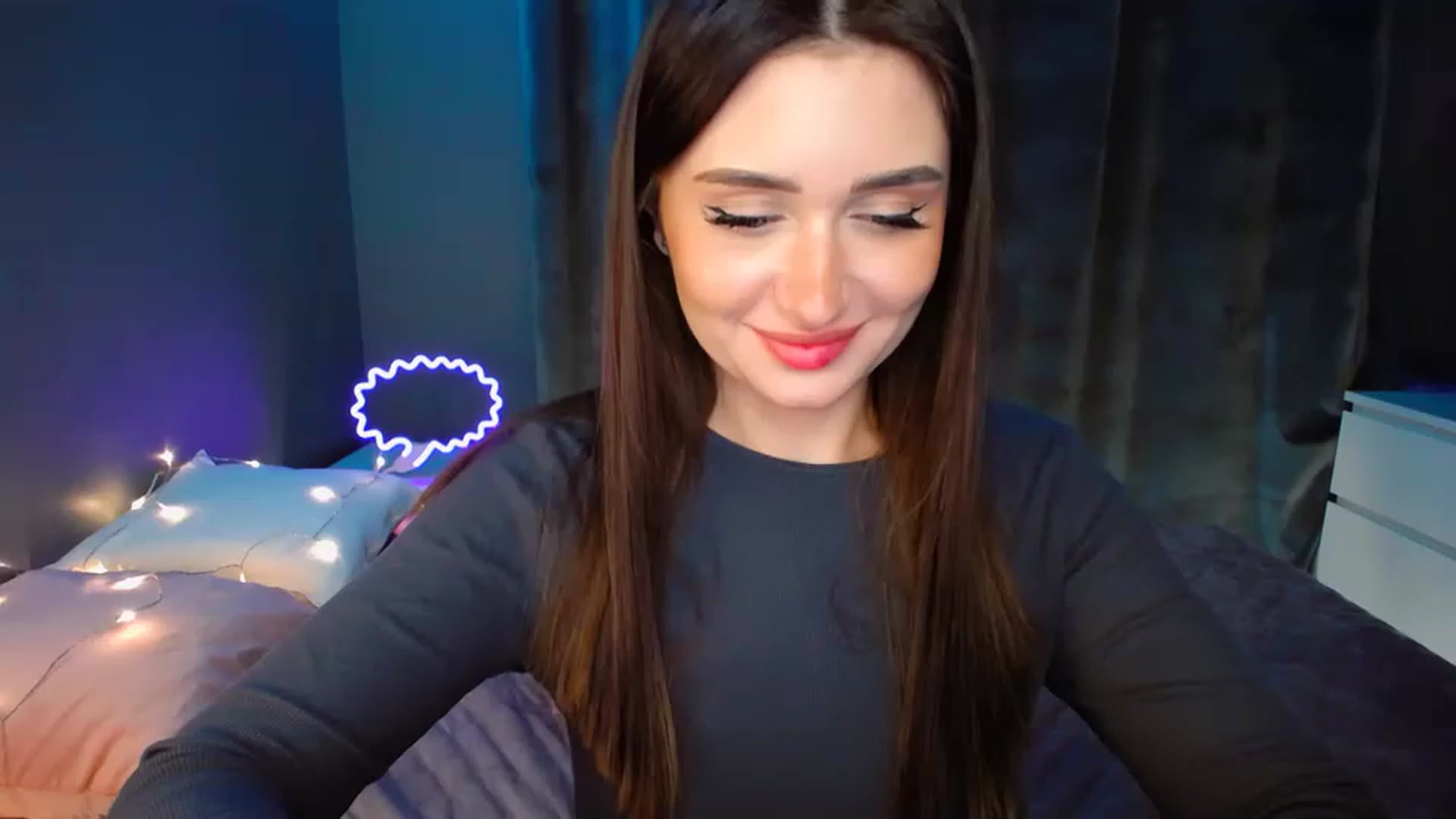 Gallery image thumbnail from DollGlamourr's myfreecams stream on, 12/11/2022, 19:12 image 12 of 20