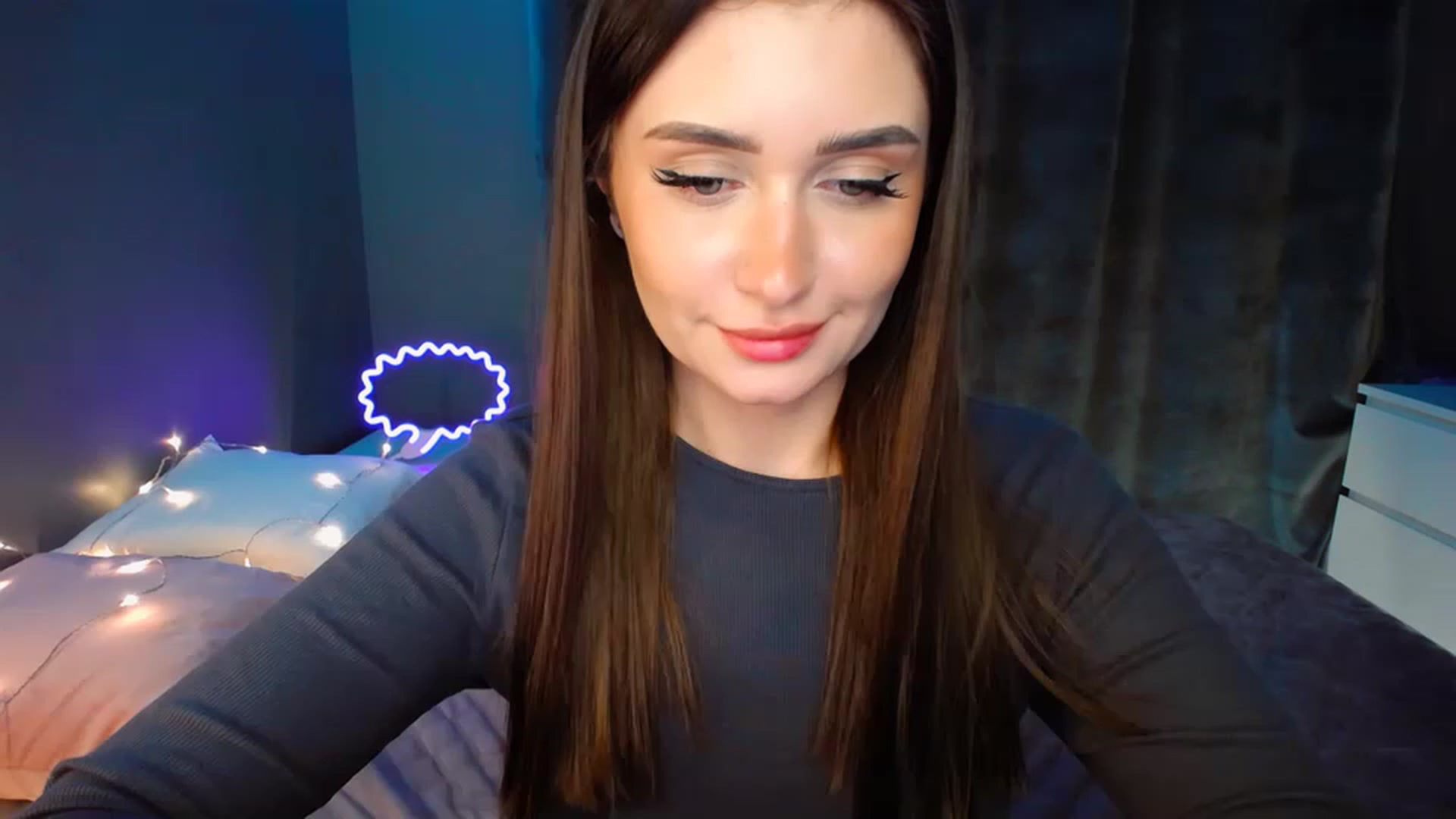 Gallery image thumbnail from DollGlamourr's myfreecams stream on, 12/11/2022, 19:12 image 11 of 20