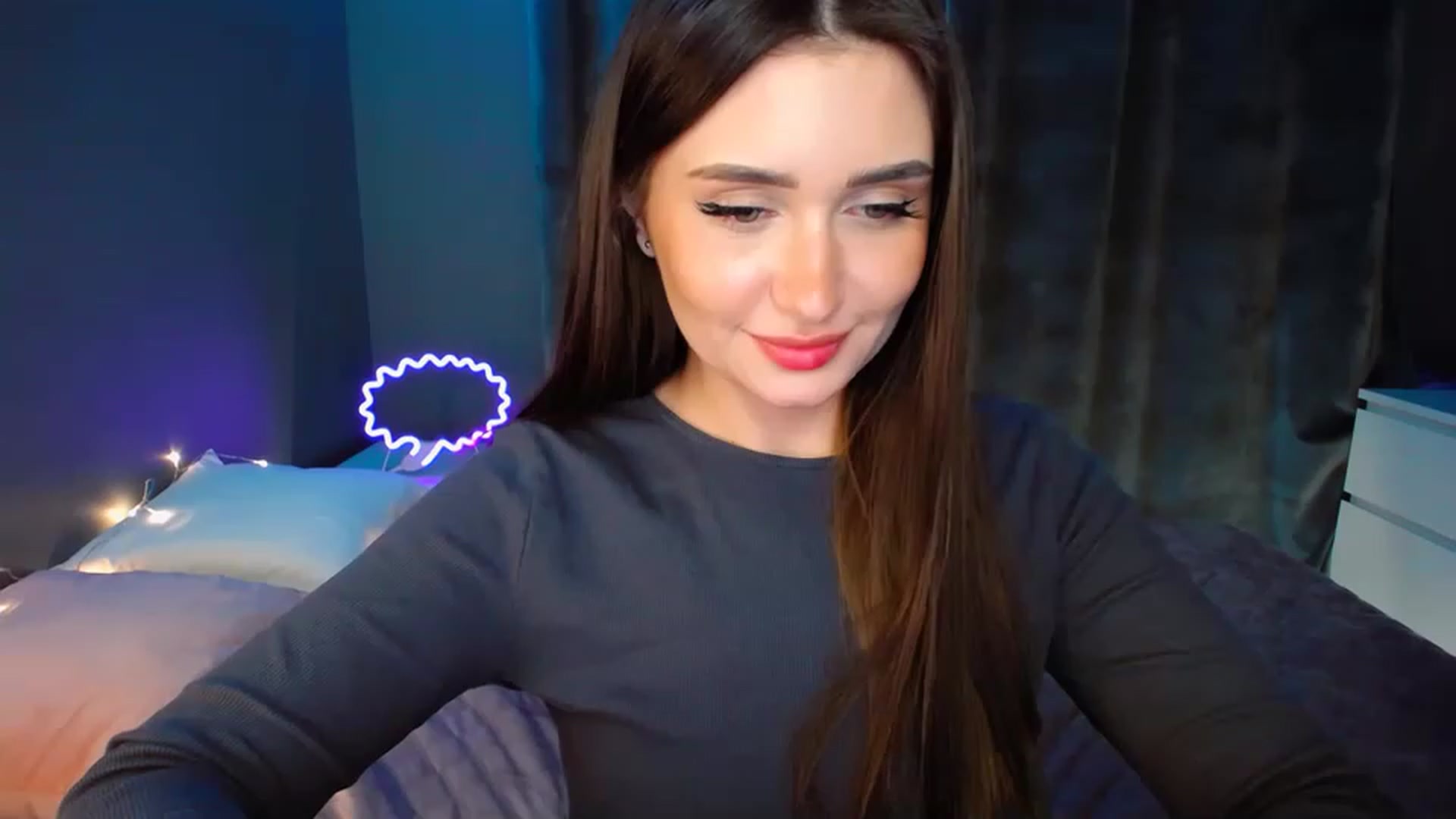 Gallery image thumbnail from DollGlamourr's myfreecams stream on, 12/11/2022, 19:12 image 19 of 20