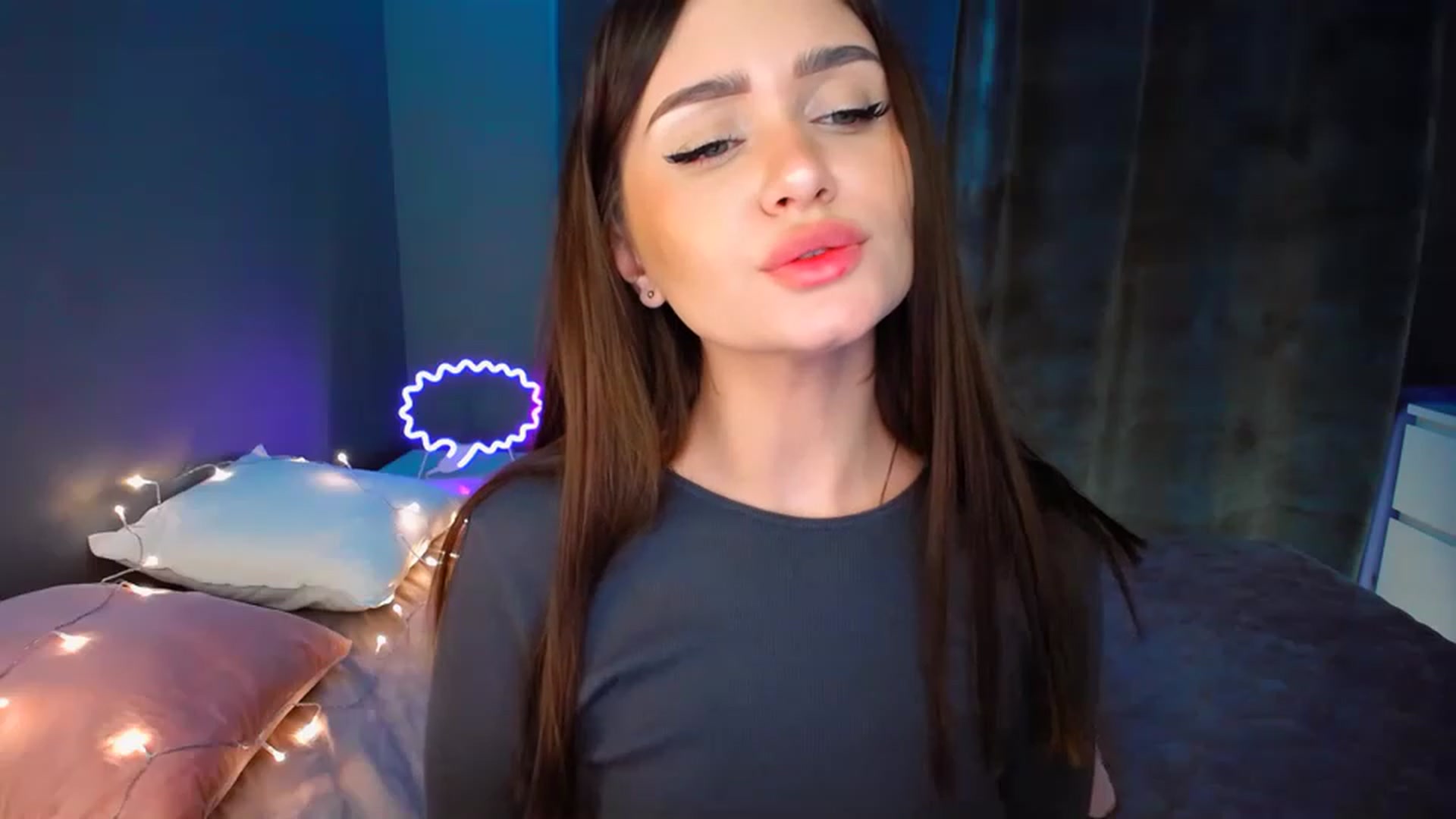 Gallery image thumbnail from DollGlamourr's myfreecams stream on, 12/12/2022, 18:10 image 12 of 20