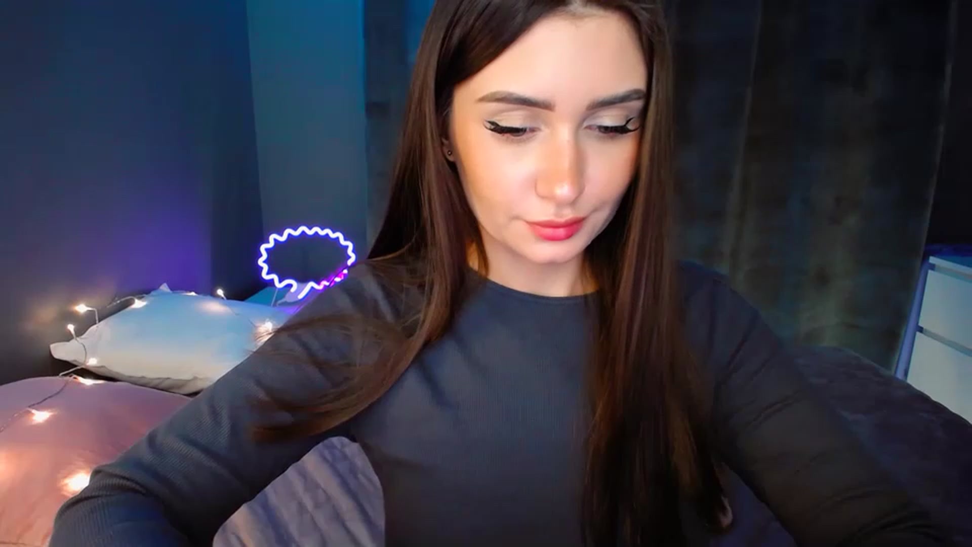 Gallery image thumbnail from DollGlamourr's myfreecams stream on, 12/12/2022, 18:10 image 9 of 20