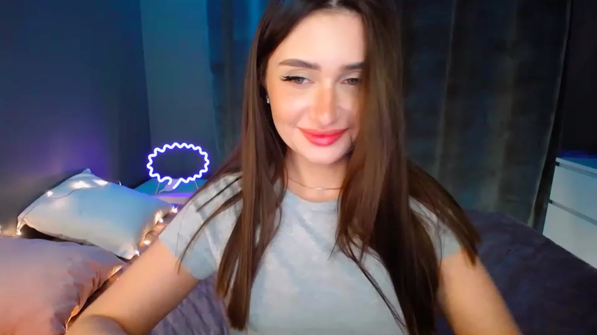 Gallery image thumbnail from DollGlamourr's myfreecams stream on, 12/15/2022, 19:31 image 10 of 20