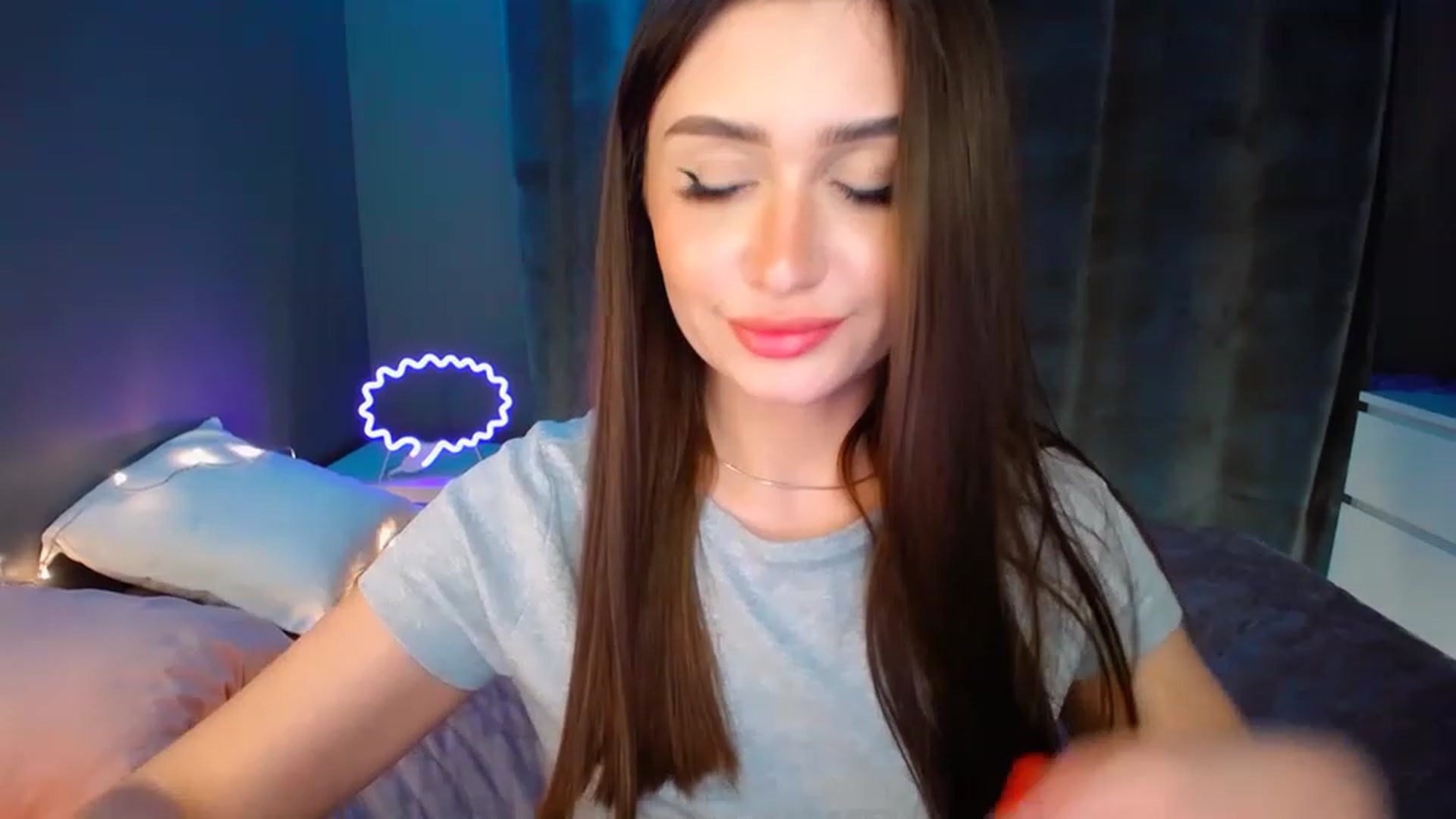 Gallery image thumbnail from DollGlamourr's myfreecams stream on, 12/15/2022, 19:31 image 2 of 20