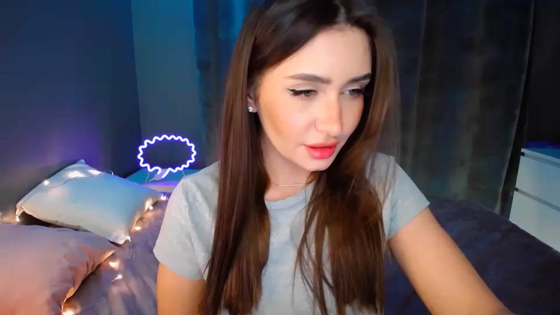 Gallery image thumbnail from DollGlamourr's myfreecams stream on, 12/15/2022, 19:31 image 6 of 20