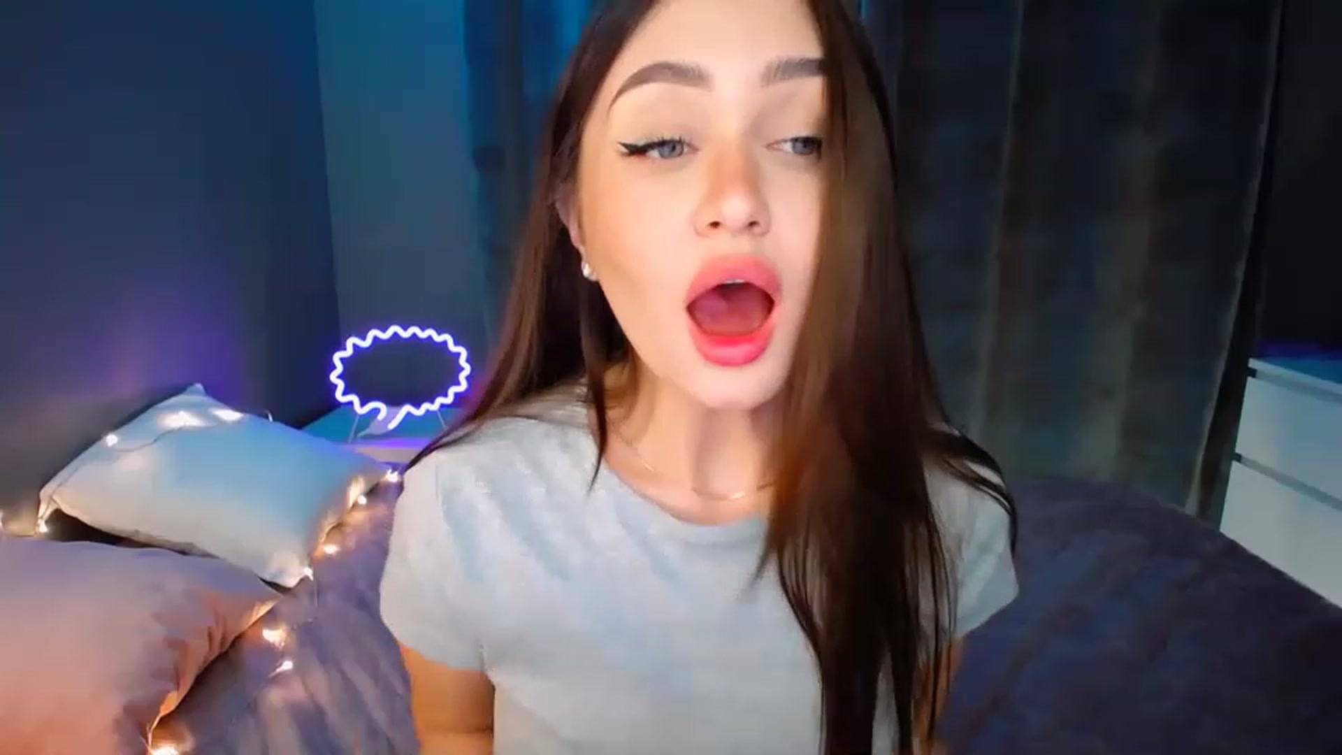 Gallery image thumbnail from DollGlamourr's myfreecams stream on, 12/15/2022, 19:31 image 12 of 20