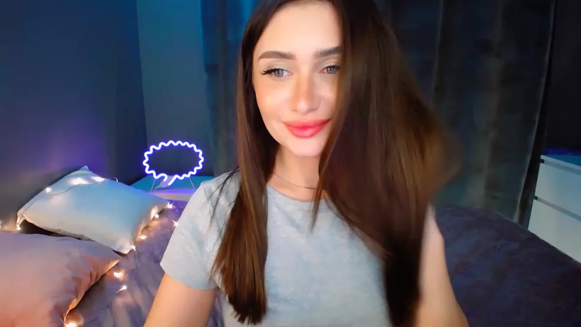 Gallery image thumbnail from DollGlamourr's myfreecams stream on, 12/15/2022, 19:31 image 7 of 20