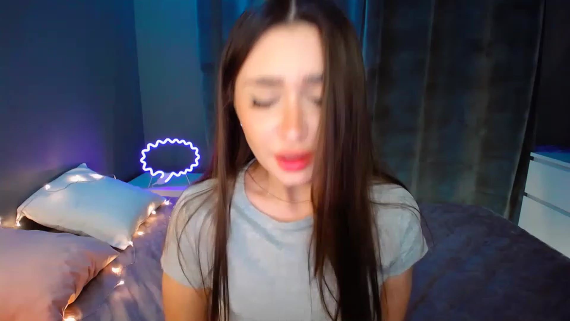 Gallery image thumbnail from DollGlamourr's myfreecams stream on, 12/15/2022, 19:31 image 14 of 20