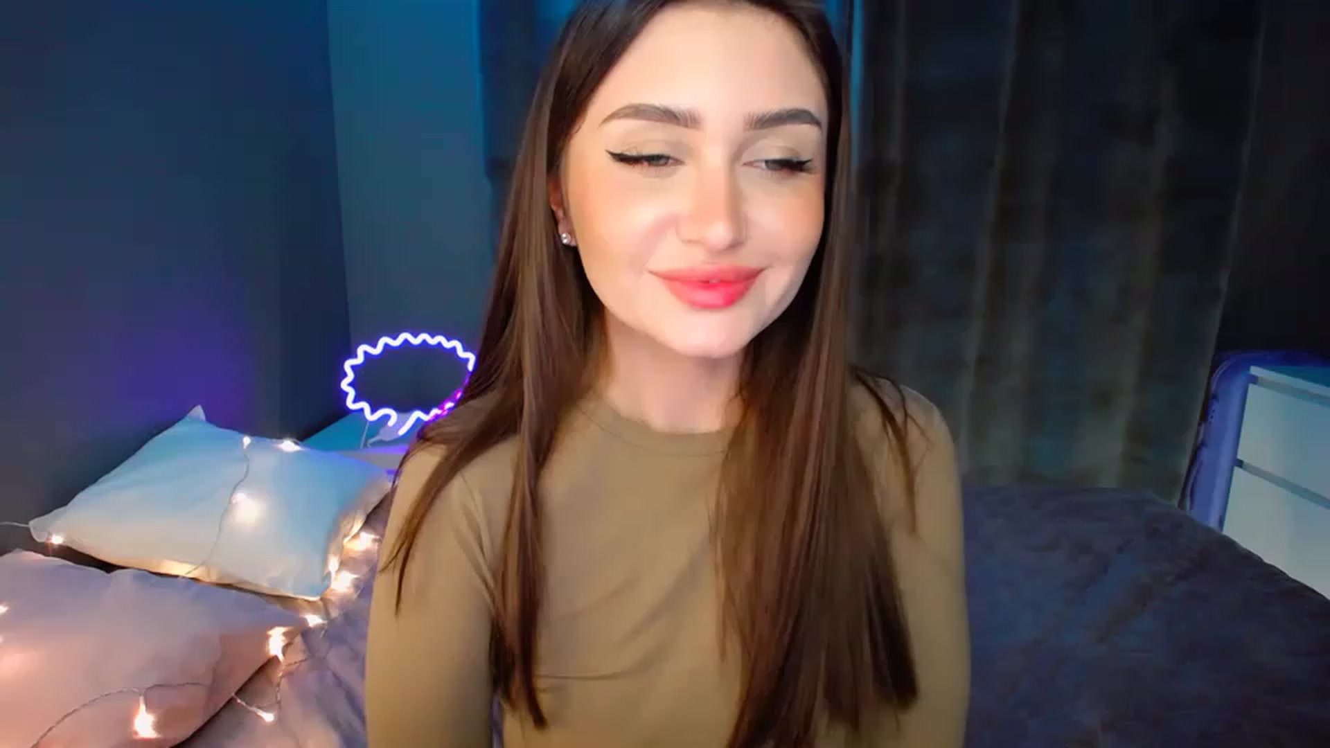 Gallery image thumbnail from DollGlamourr's myfreecams stream on, 12/16/2022, 19:09 image 14 of 20