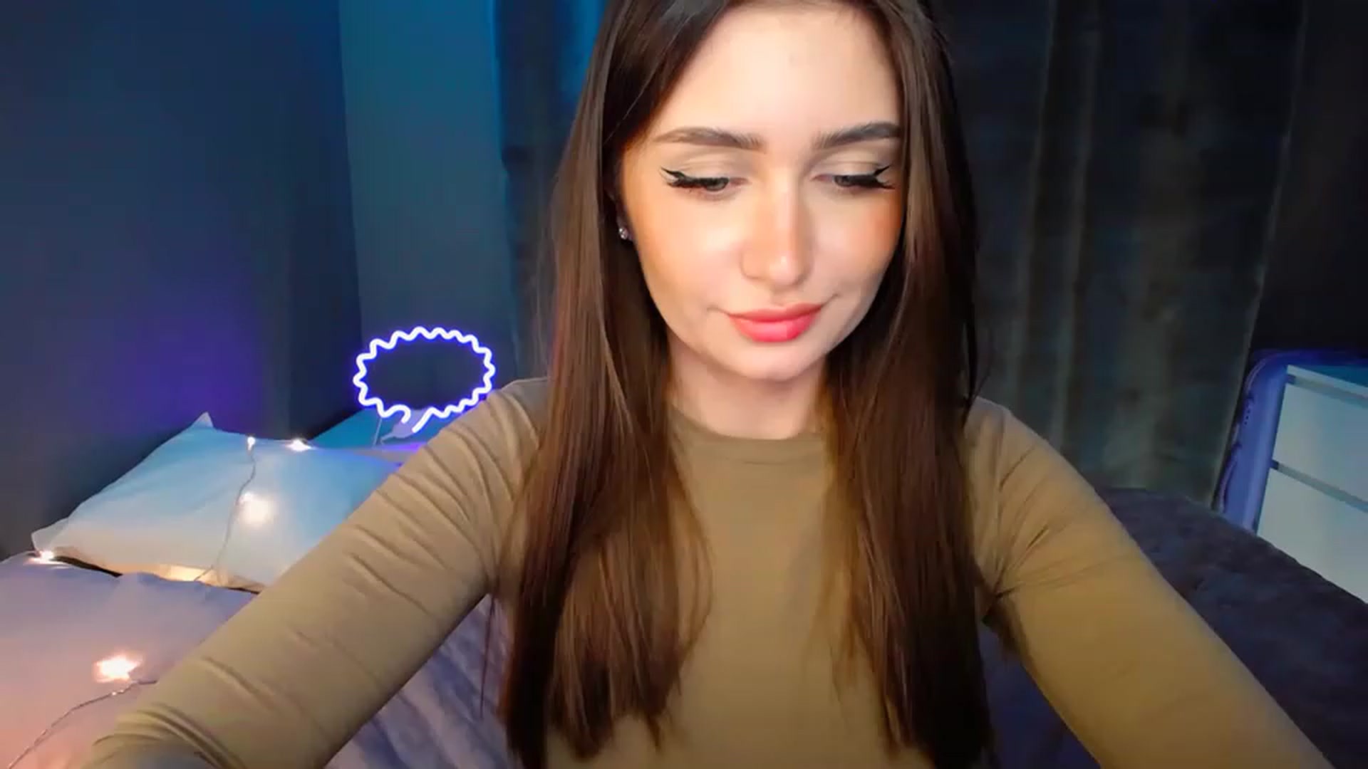Gallery image thumbnail from DollGlamourr's myfreecams stream on, 12/16/2022, 21:09 image 12 of 20