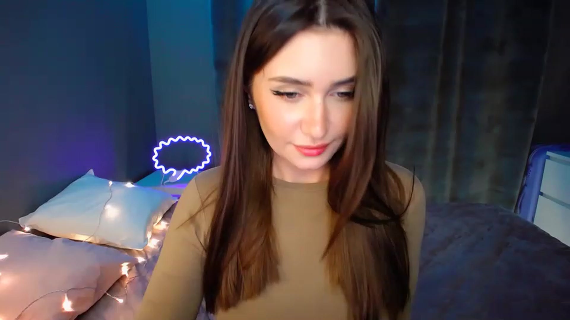 Gallery image thumbnail from DollGlamourr's myfreecams stream on, 12/16/2022, 21:09 image 4 of 20