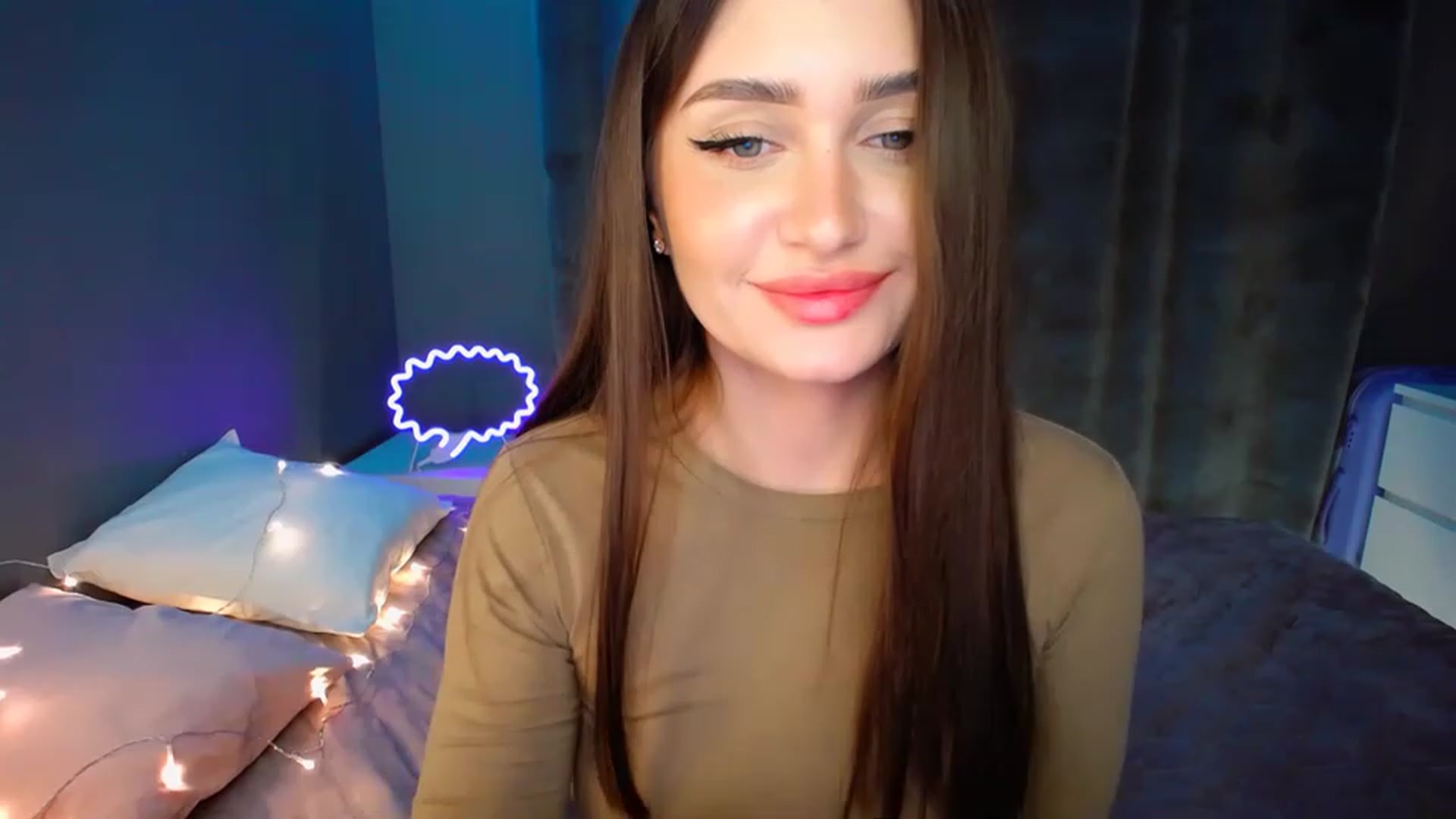 Gallery image thumbnail from DollGlamourr's myfreecams stream on, 12/16/2022, 21:09 image 2 of 20