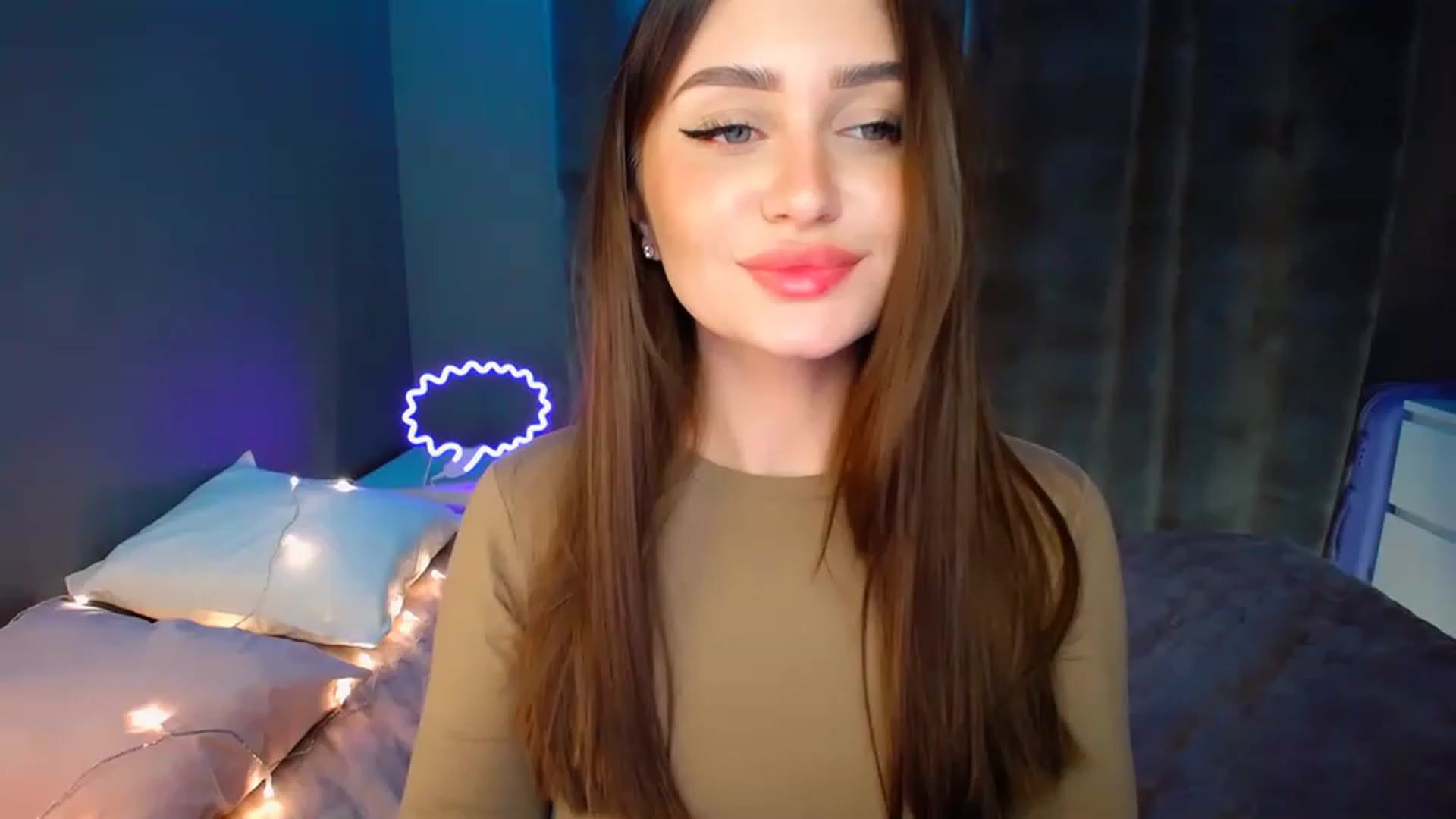 Gallery image thumbnail from DollGlamourr's myfreecams stream on, 12/16/2022, 21:09 image 11 of 20