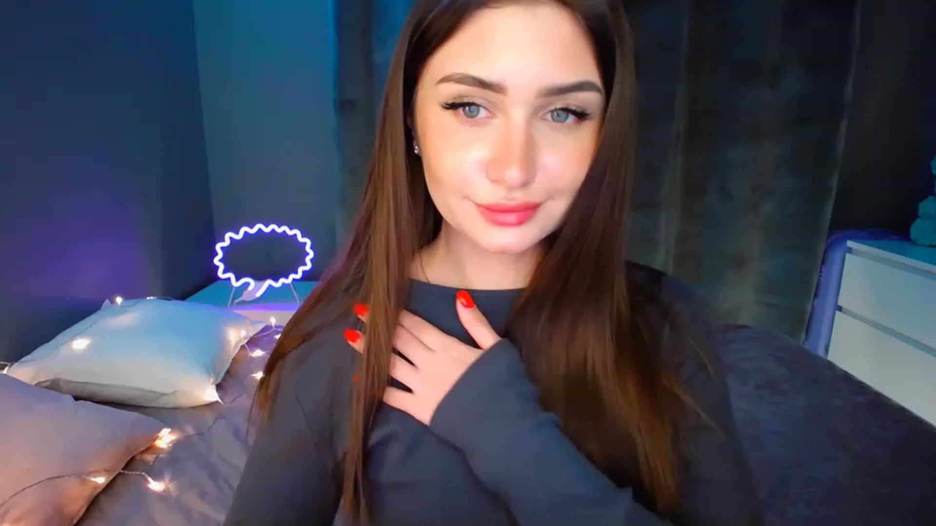 Gallery image thumbnail from DollGlamourr's myfreecams stream on, 12/19/2022, 18:53 image 1 of 20