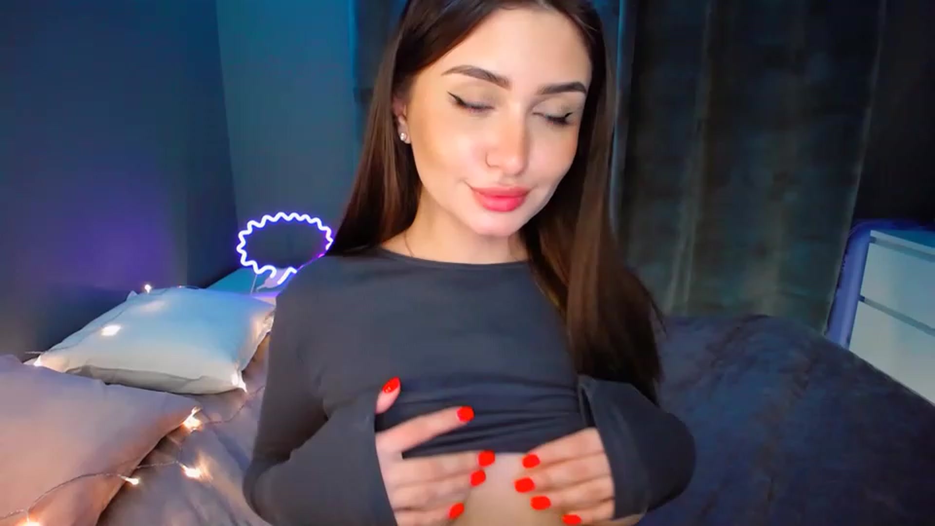 Gallery image thumbnail from DollGlamourr's myfreecams stream on, 12/19/2022, 18:53 image 5 of 20