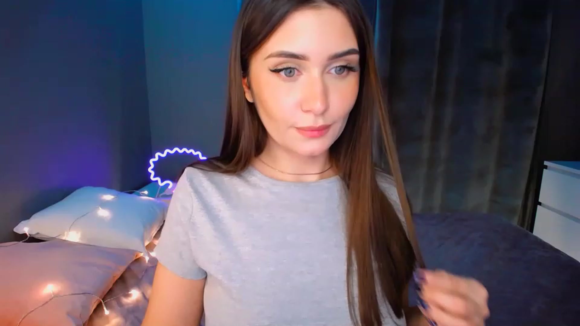 Gallery image thumbnail from DollGlamourr's myfreecams stream on, 12/21/2022, 17:14 image 1 of 20