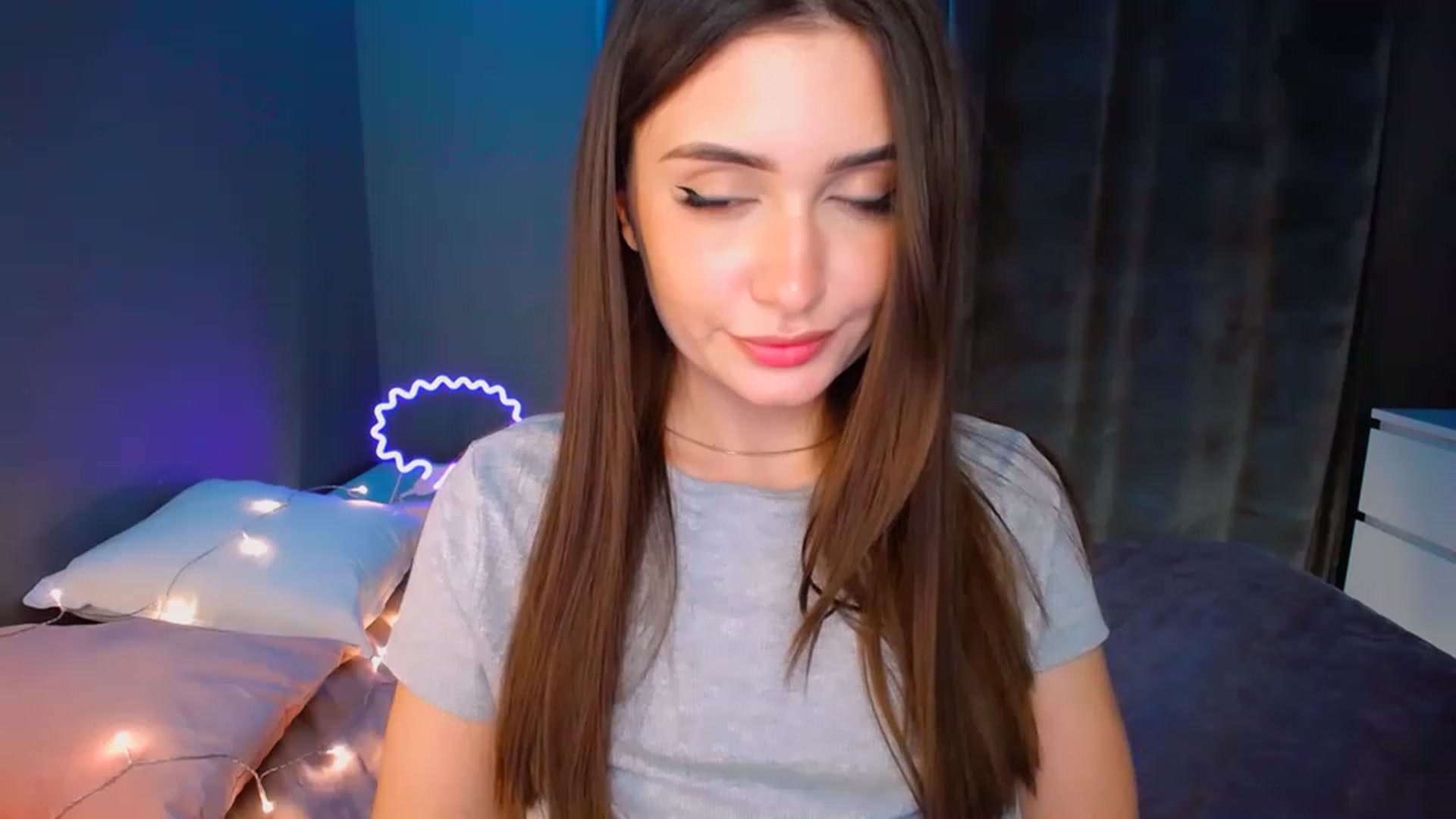 Gallery image thumbnail from DollGlamourr's myfreecams stream on, 12/21/2022, 17:14 image 13 of 20