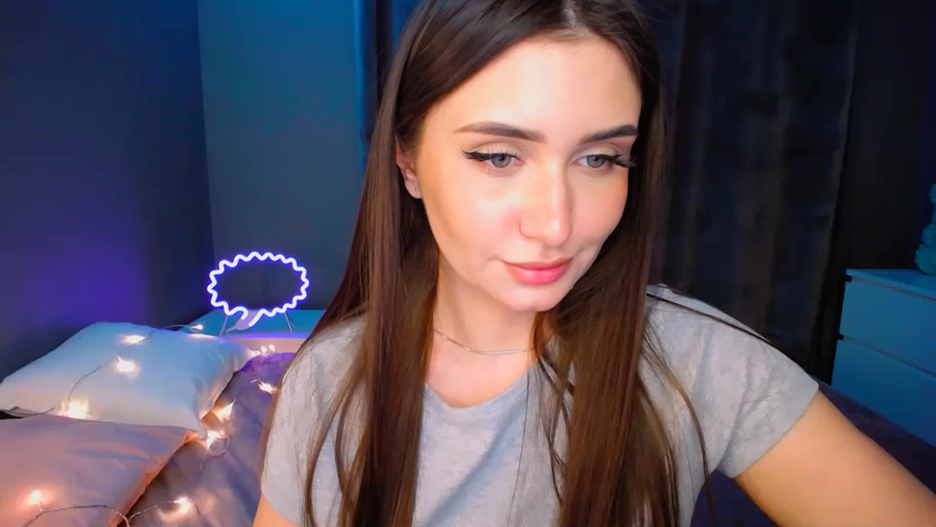 Gallery image thumbnail from DollGlamourr's myfreecams stream on, 12/21/2022, 17:49 image 13 of 20
