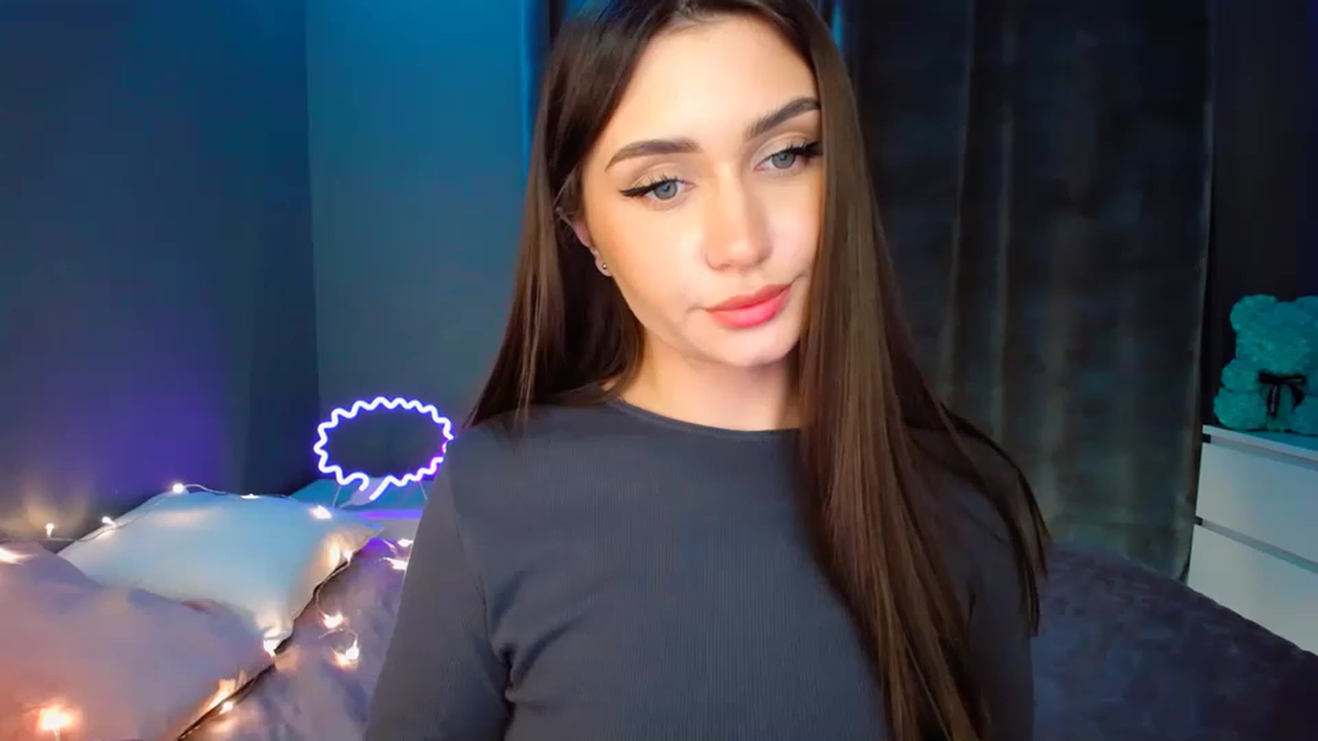 Gallery image thumbnail from DollGlamourr's myfreecams stream on, 12/22/2022, 19:04 image 7 of 20