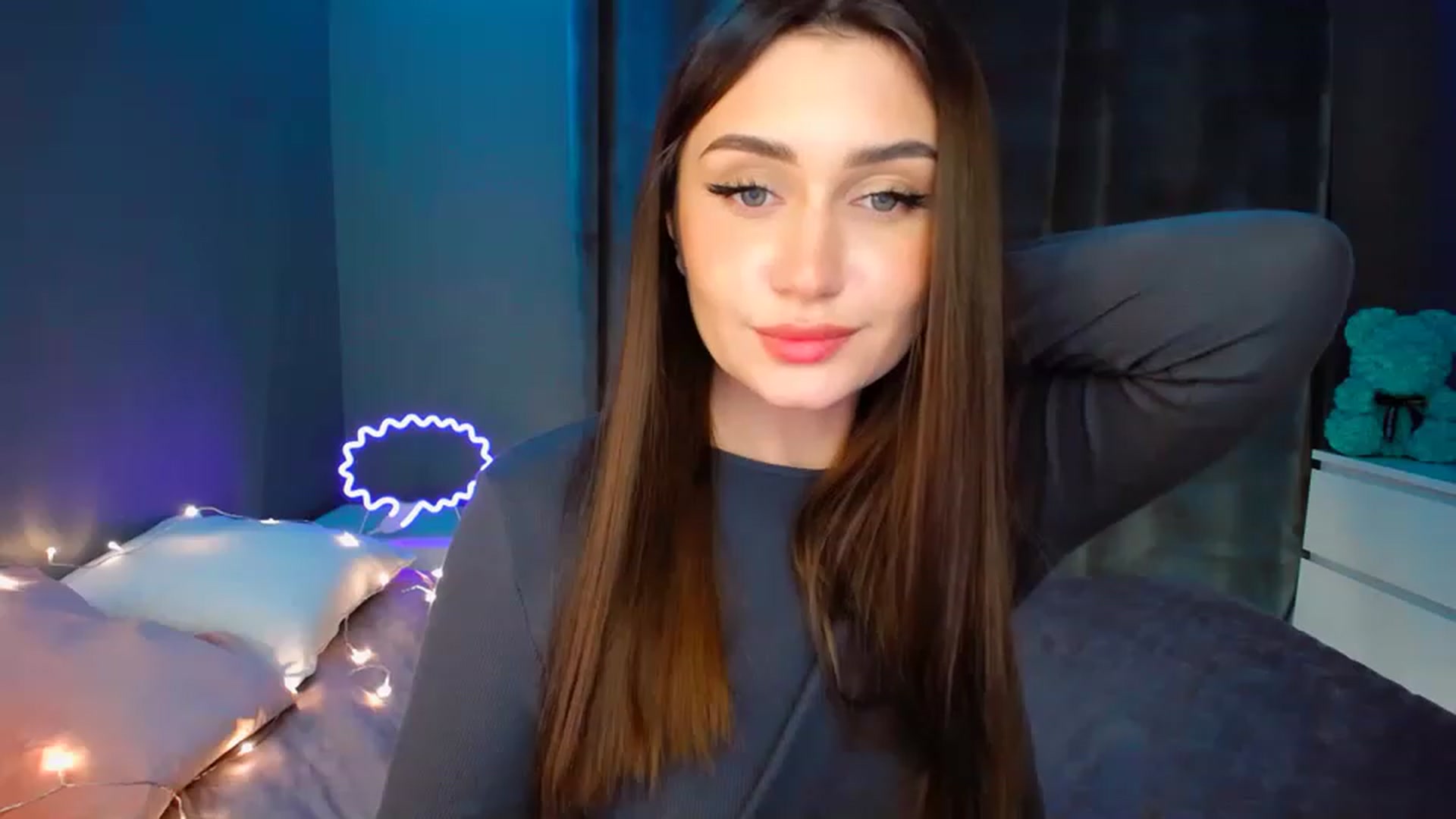 Gallery image thumbnail from DollGlamourr's myfreecams stream on, 12/22/2022, 19:04 image 2 of 20