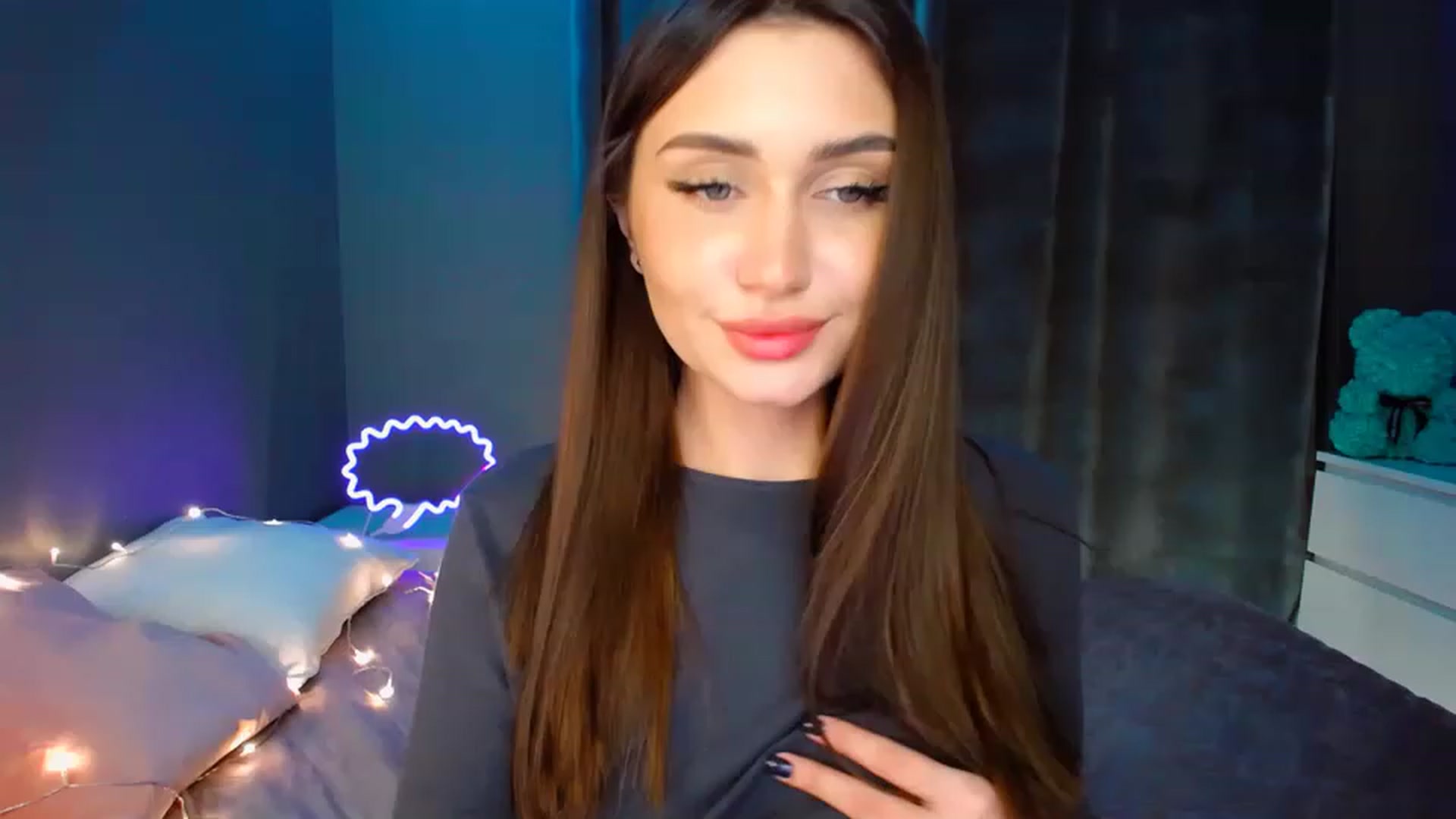 Gallery image thumbnail from DollGlamourr's myfreecams stream on, 12/22/2022, 19:04 image 1 of 20