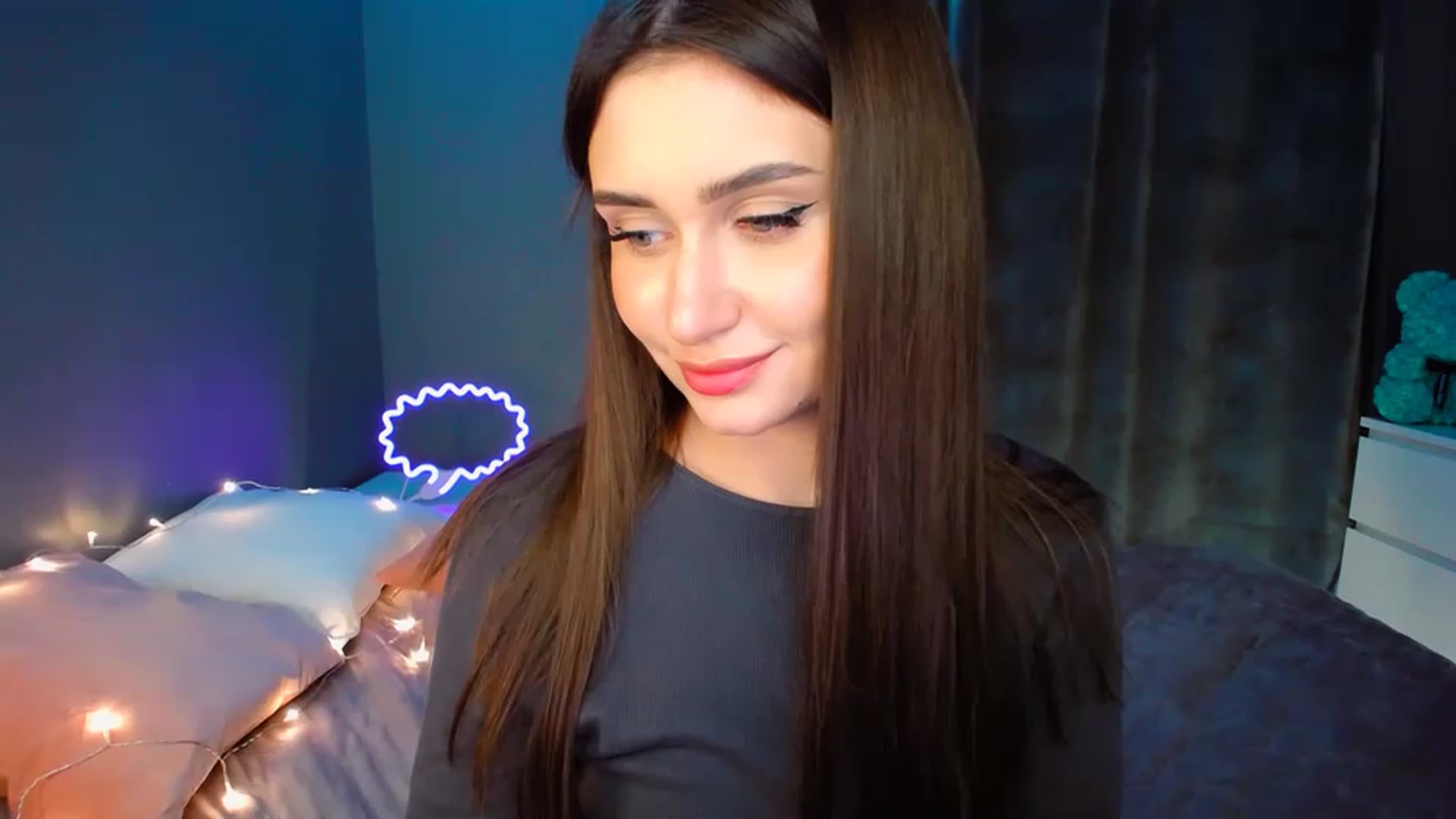 Gallery image thumbnail from DollGlamourr's myfreecams stream on, 12/22/2022, 20:20 image 7 of 20