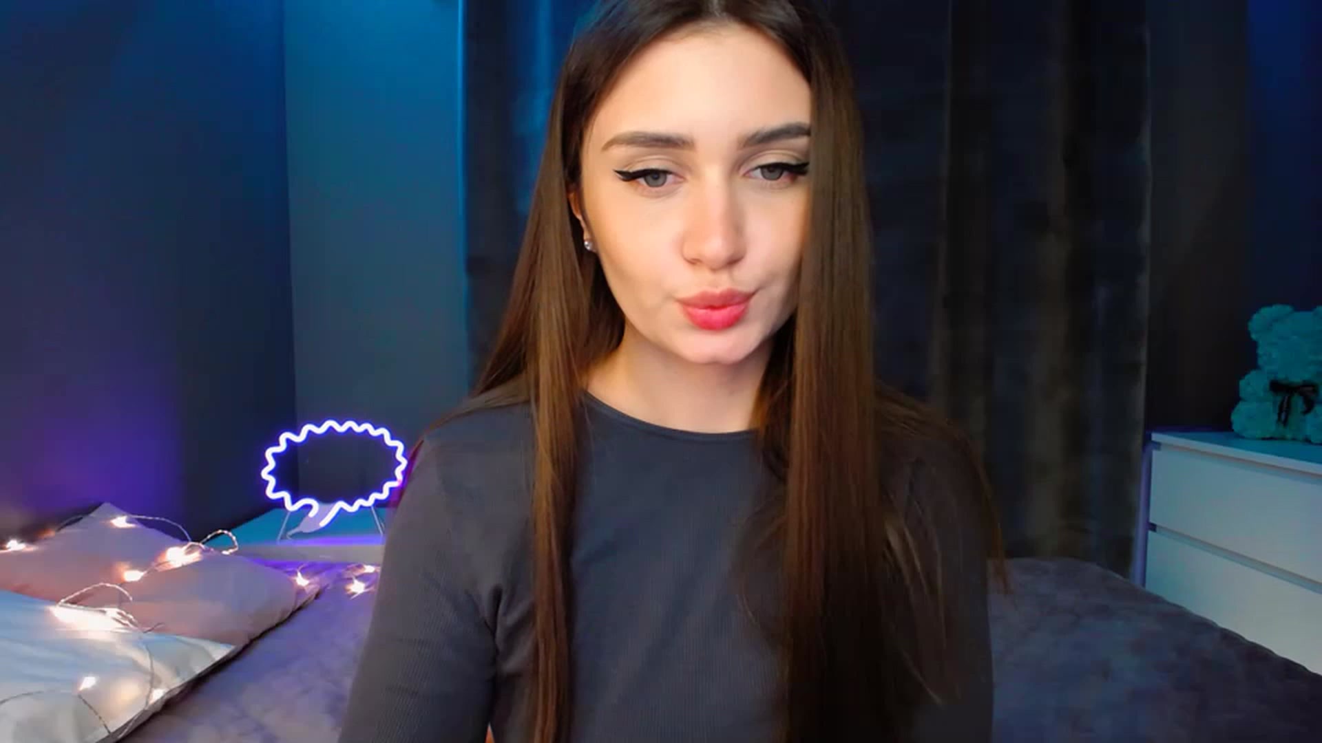 Gallery image thumbnail from DollGlamourr's myfreecams stream on, 01/09/2023, 18:46 image 19 of 20