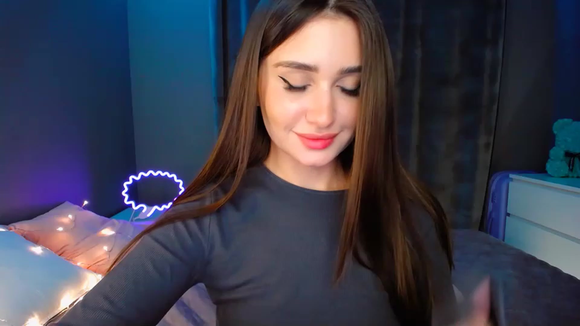 Gallery image thumbnail from DollGlamourr's myfreecams stream on, 01/10/2023, 15:58 image 4 of 20